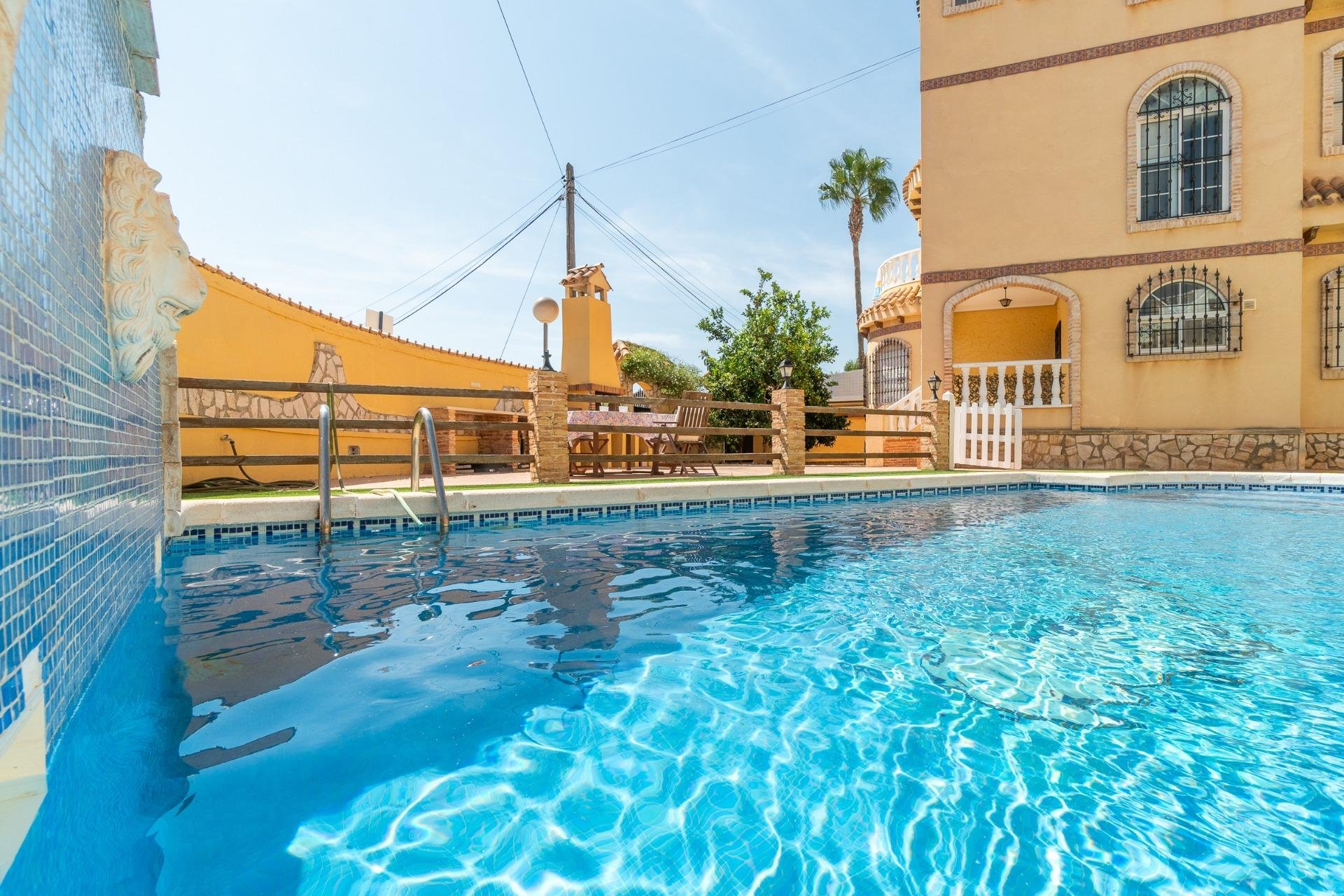 Återförsäljning - Villa -
Orihuela Costa - Los Almendros-La Florida