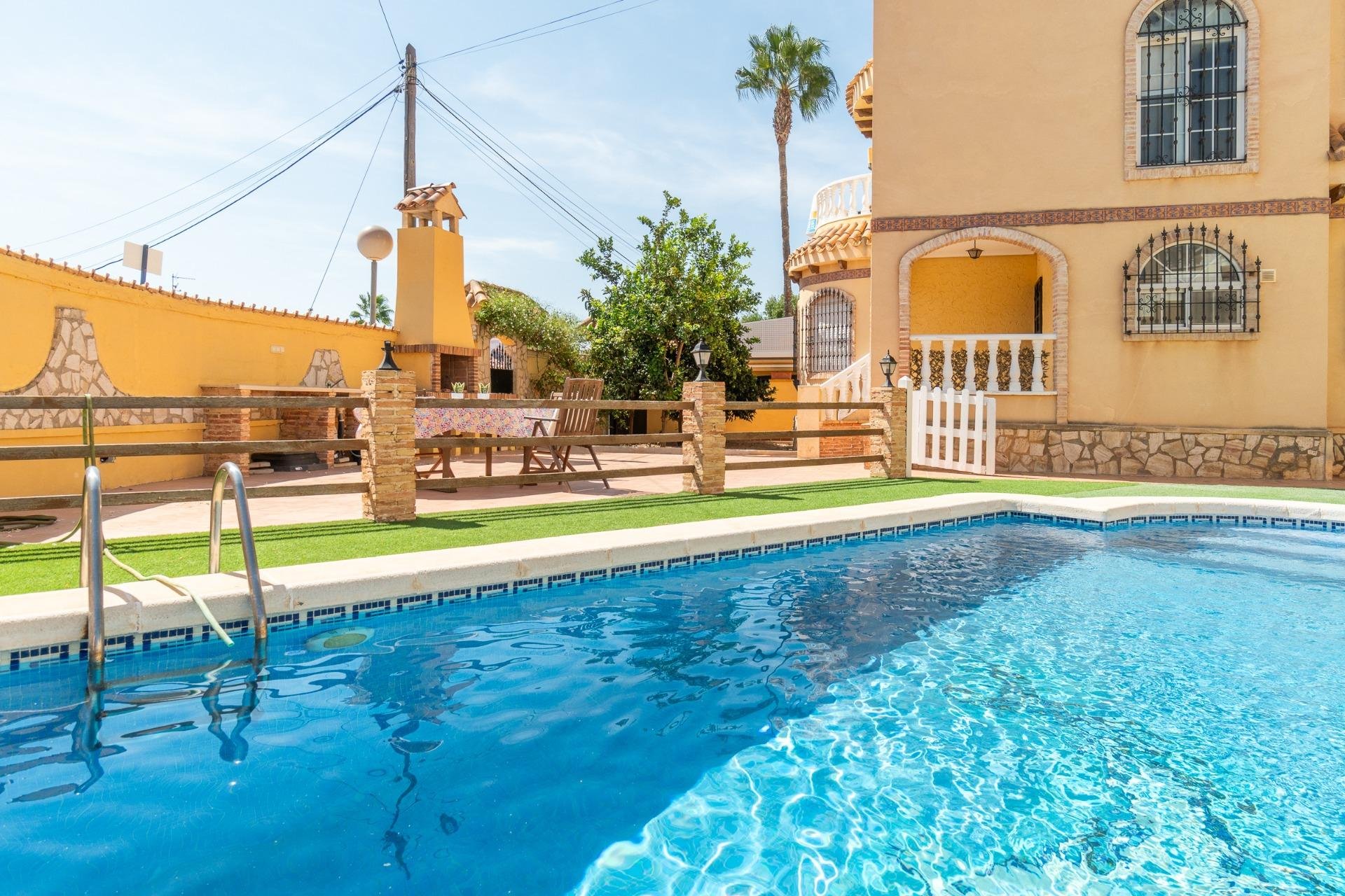 Återförsäljning - Villa -
Orihuela Costa - Los Almendros-La Florida