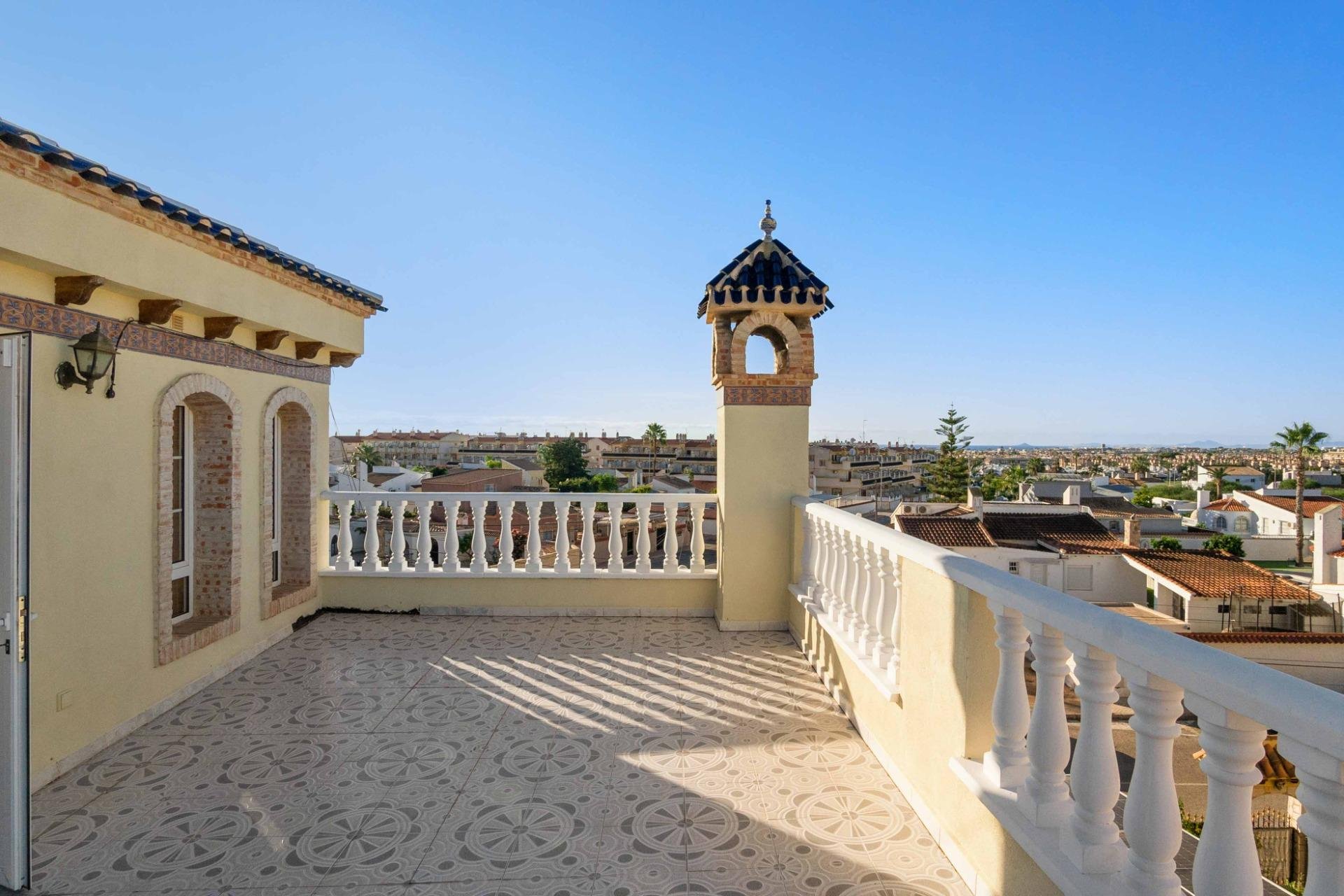 Återförsäljning - Villa -
Orihuela Costa - Los Almendros-La Florida