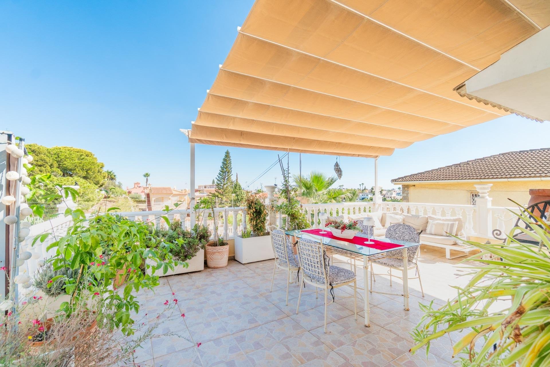 Återförsäljning - Villa -
Orihuela Costa - Los Balcones