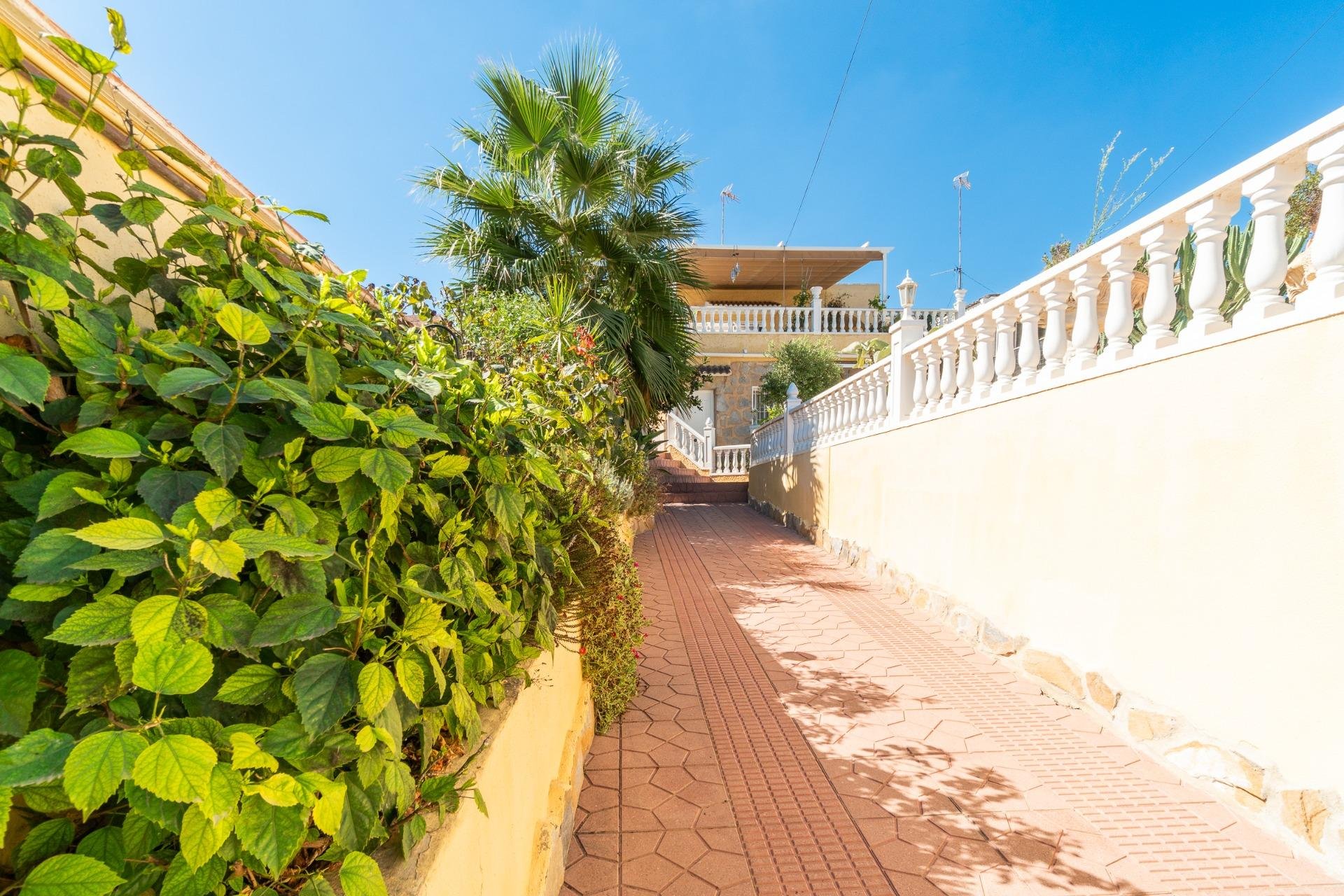 Återförsäljning - Villa -
Orihuela Costa - Los Balcones