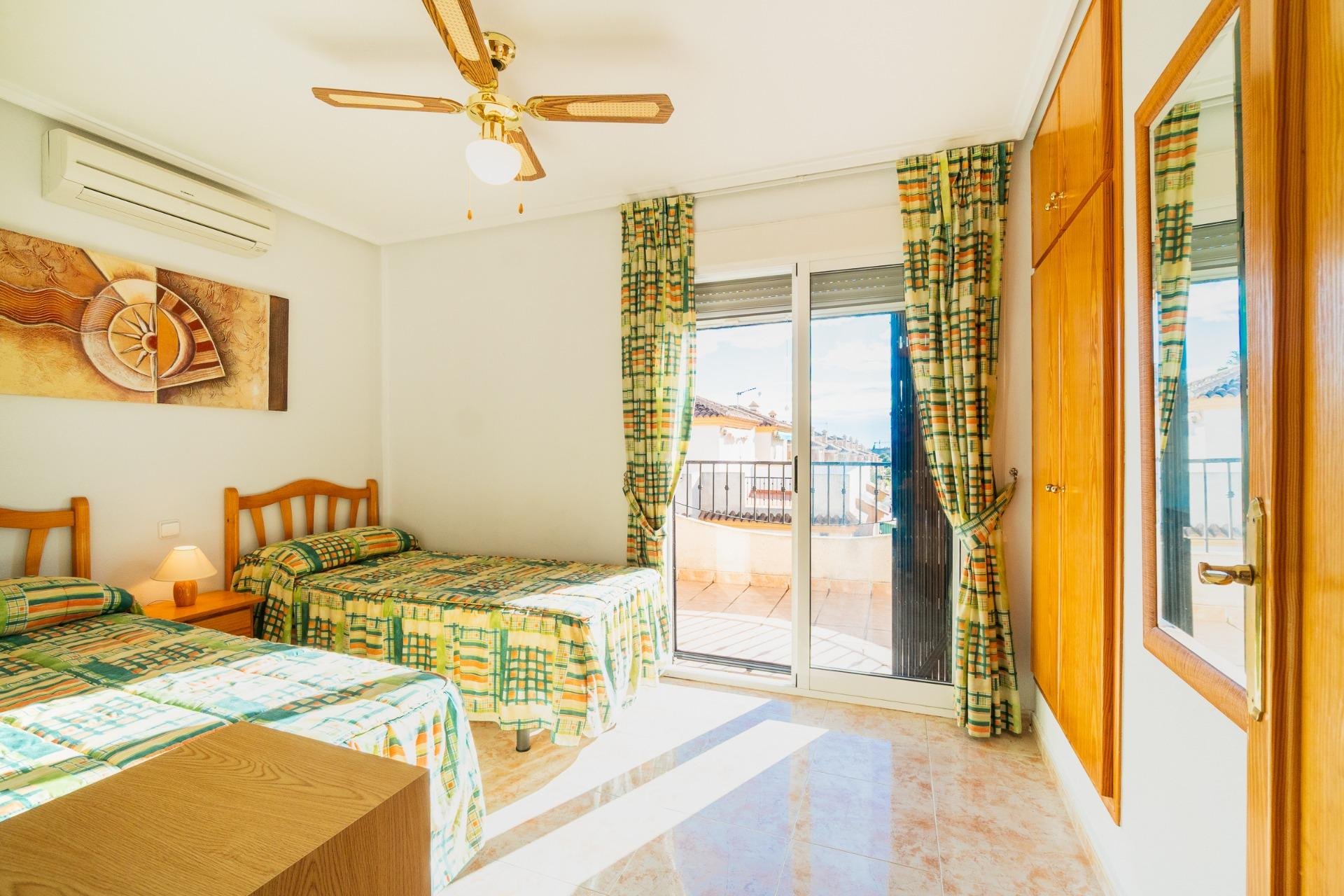 Återförsäljning - Villa -
Orihuela Costa - Playa Flamenca