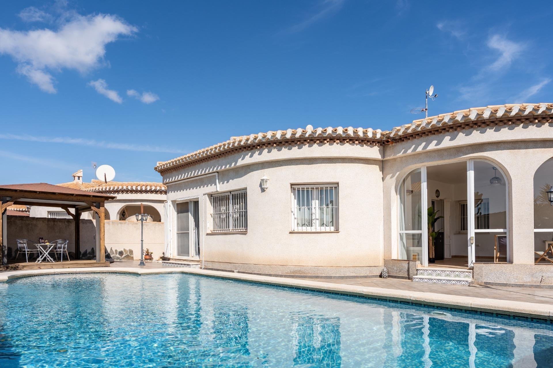 Återförsäljning - Villa -
Orihuela Costa - Playa Flamenca