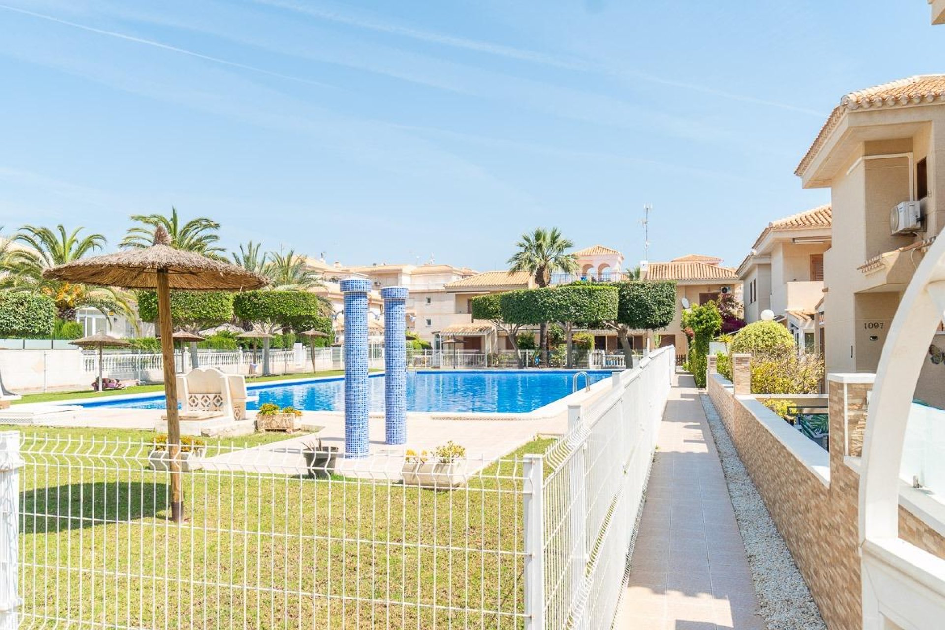 Återförsäljning - Villa -
Orihuela Costa - Playa Flamenca