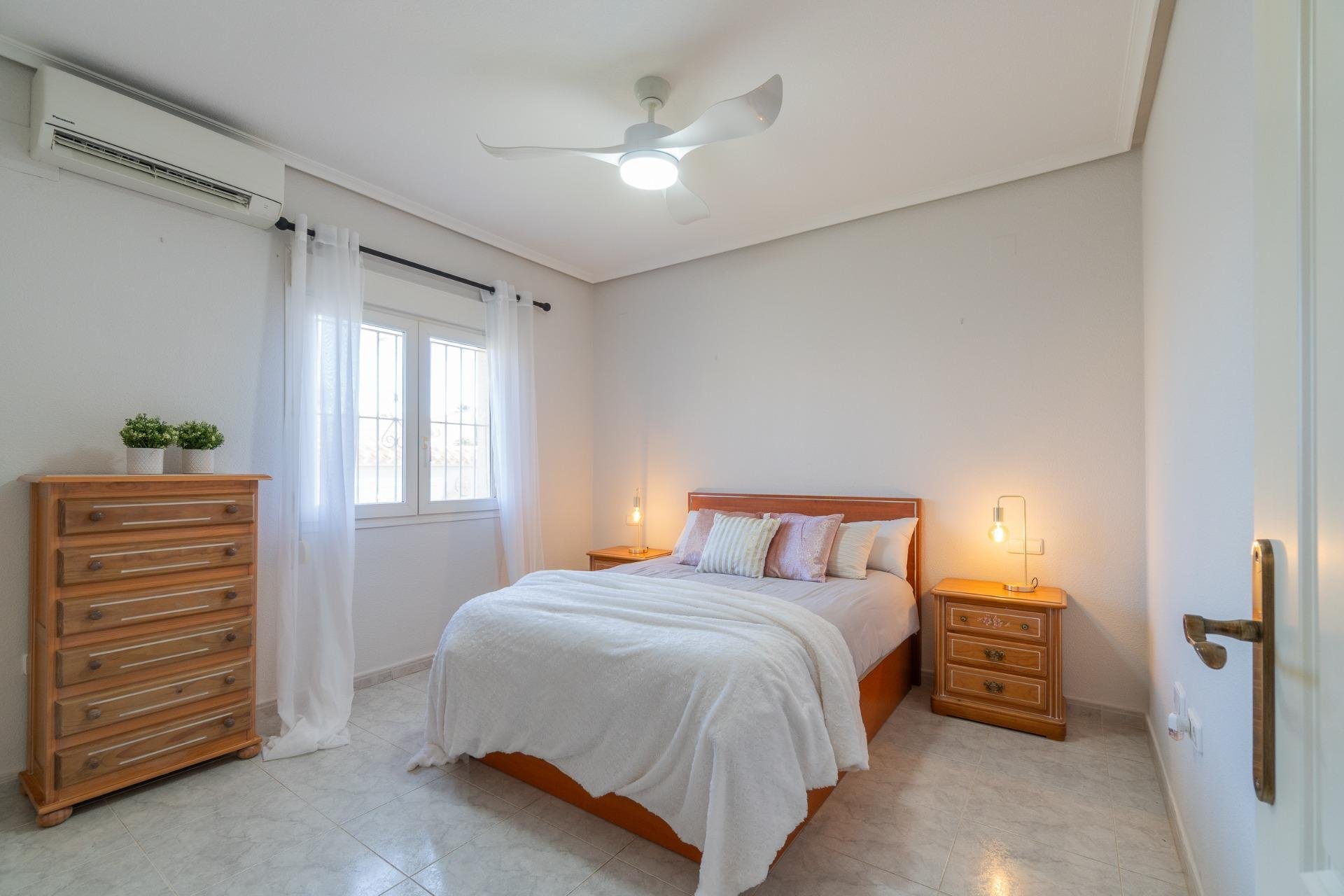 Återförsäljning - Villa -
Orihuela Costa - Playa Flamenca