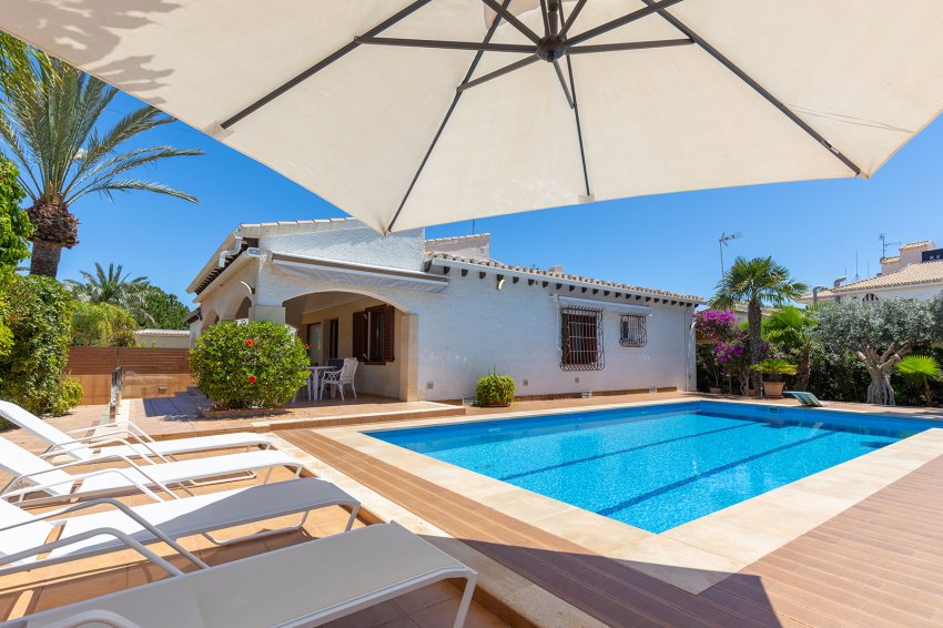 Återförsäljning - Villa -
Orihuela Costa - Punta Prima
