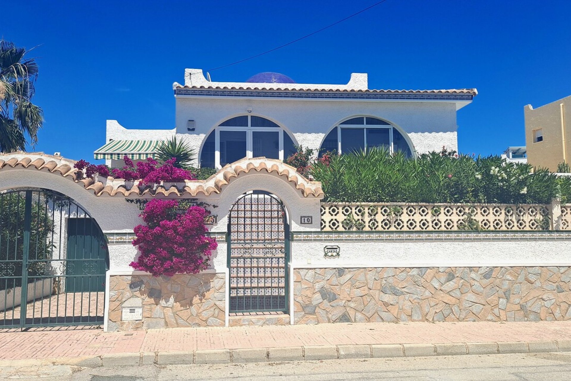 Återförsäljning - Villa -
Orihuela Costa - Villamartín