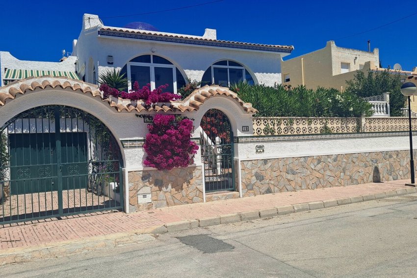 Återförsäljning - Villa -
Orihuela Costa - Villamartín