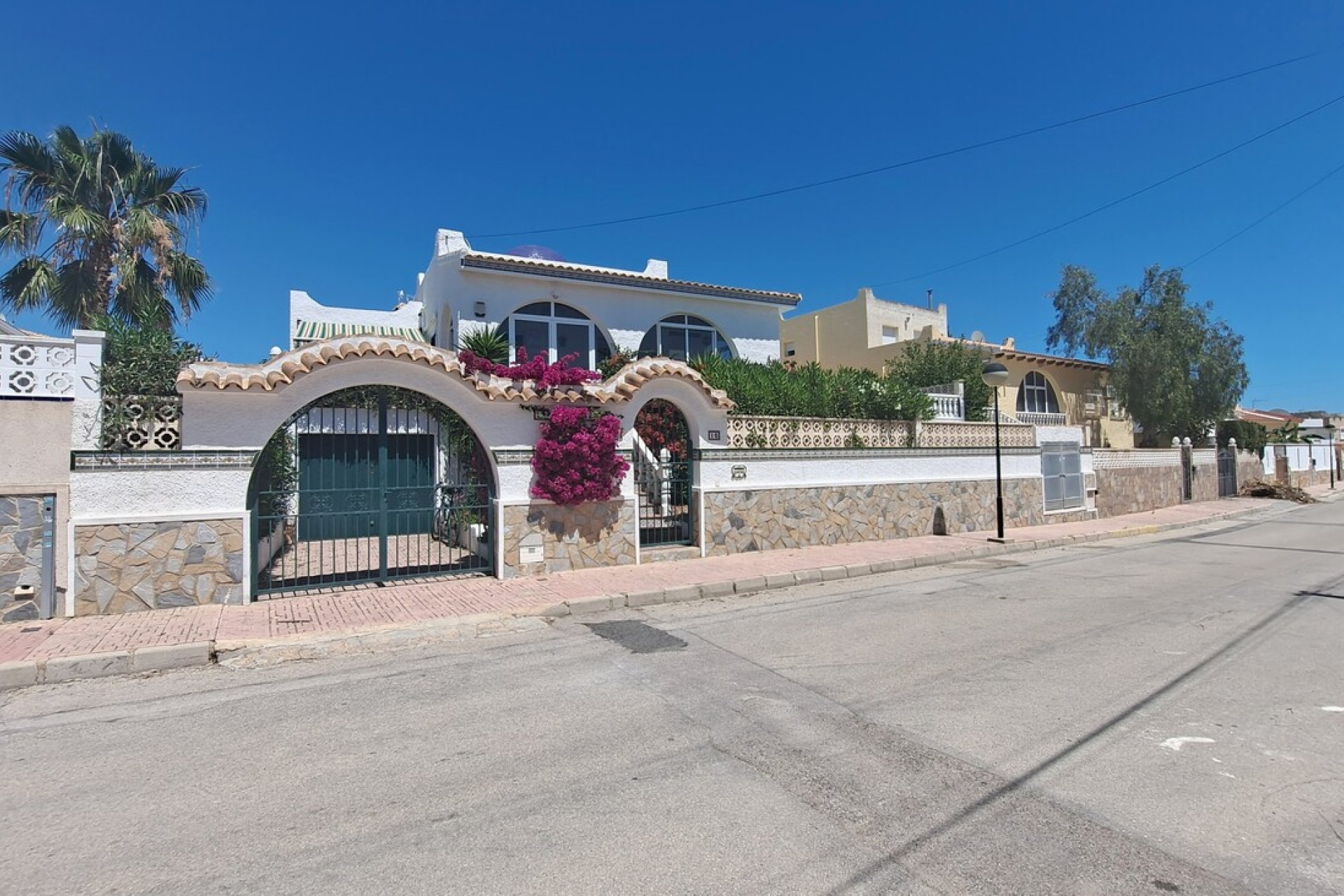 Återförsäljning - Villa -
Orihuela Costa - Villamartín