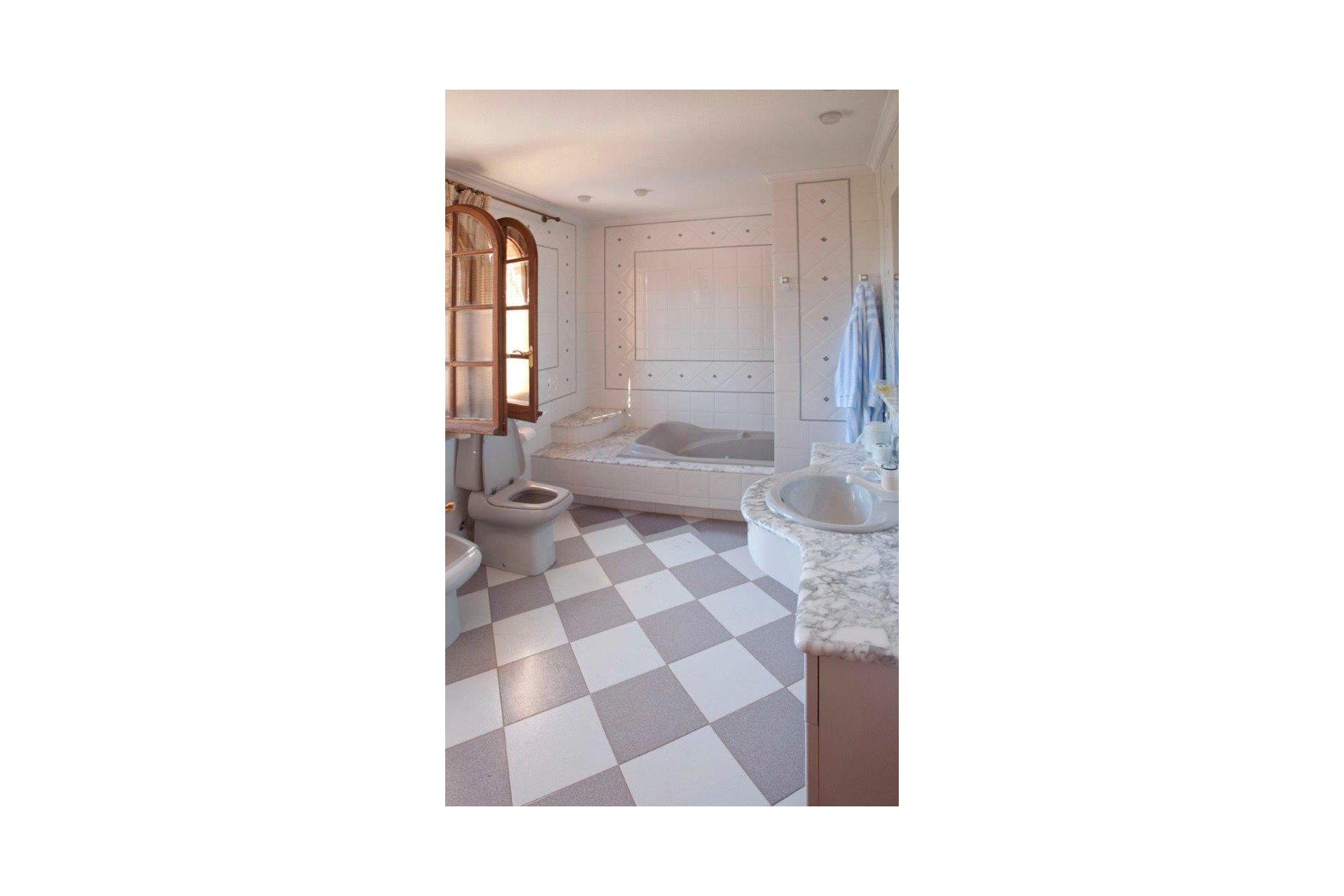 Återförsäljning - Villa -
Orihuela Costa