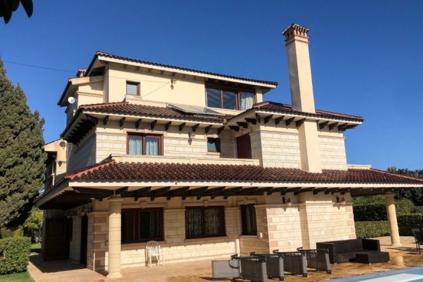 Återförsäljning - Villa -
Orihuela Costa