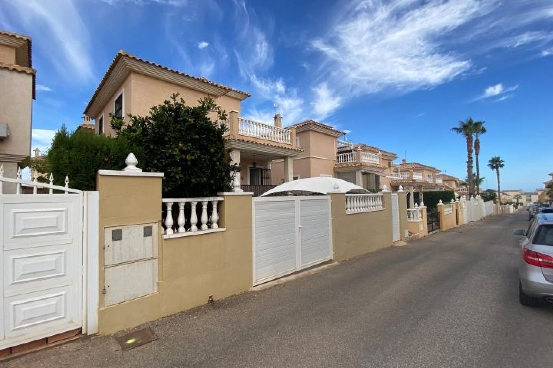 Återförsäljning - Villa -
Orihuela Costa