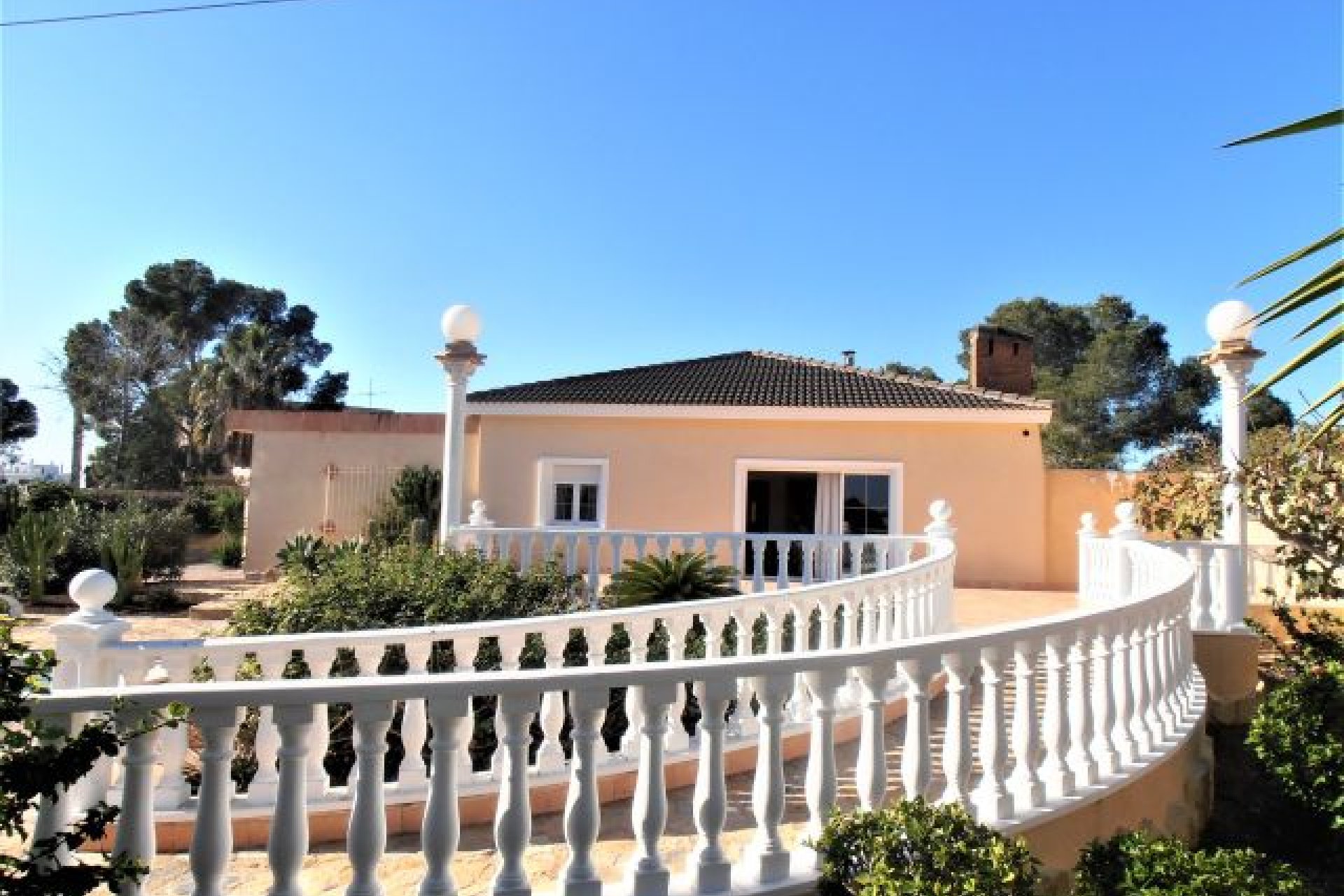 Återförsäljning - Villa -
Orihuela Costa