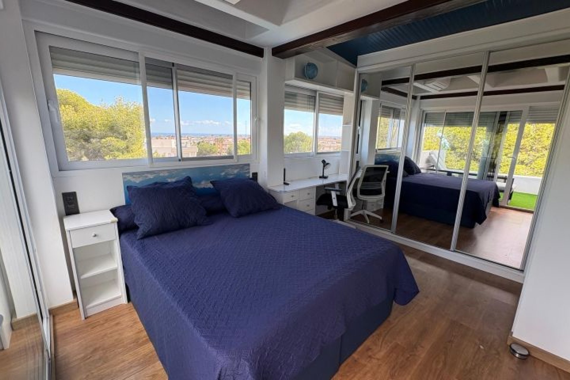 Återförsäljning - Villa -
Orihuela Costa