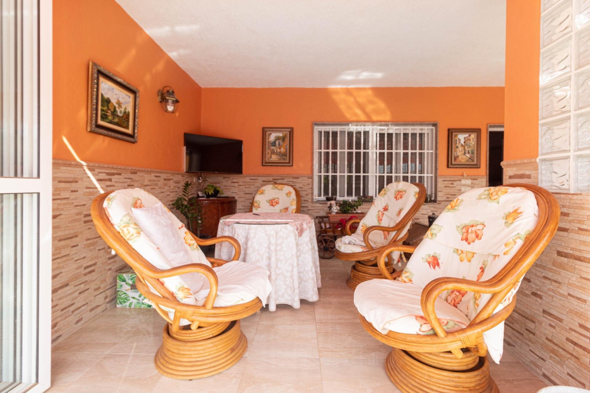 Återförsäljning - Villa -
Orihuela Costa