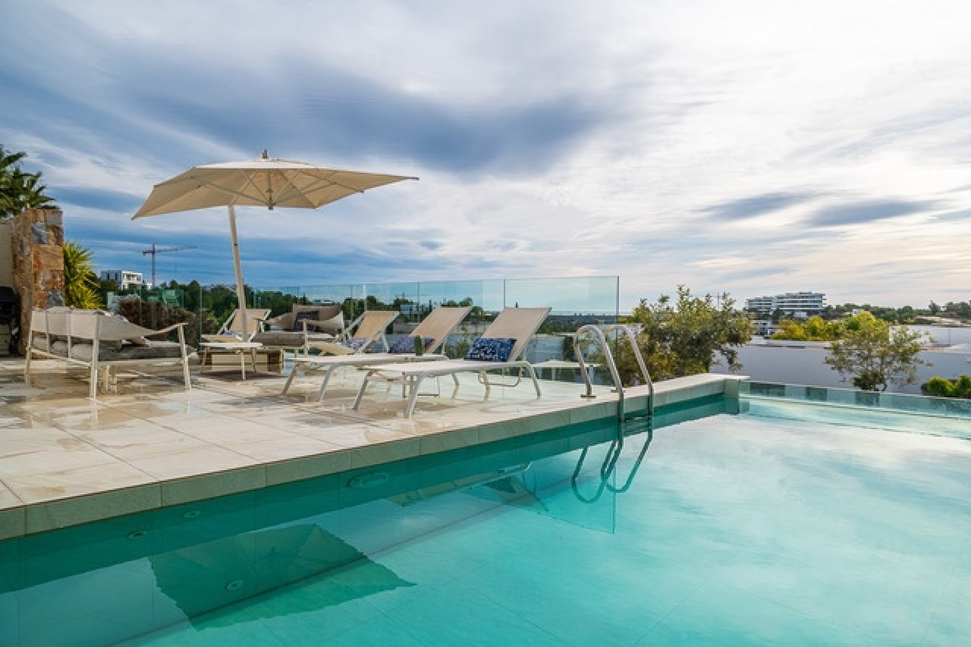 Återförsäljning - Villa -
Orihuela - Las Colinas Golf