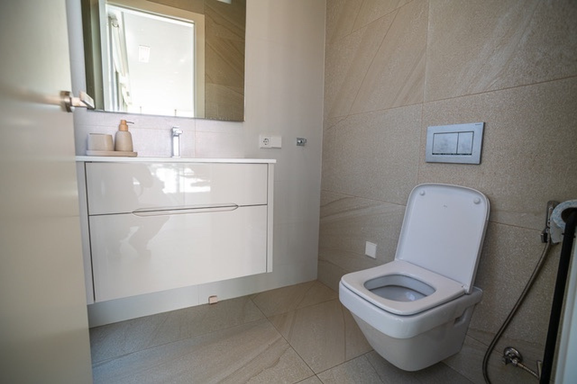 Återförsäljning - Villa -
Orihuela - Las Colinas Golf