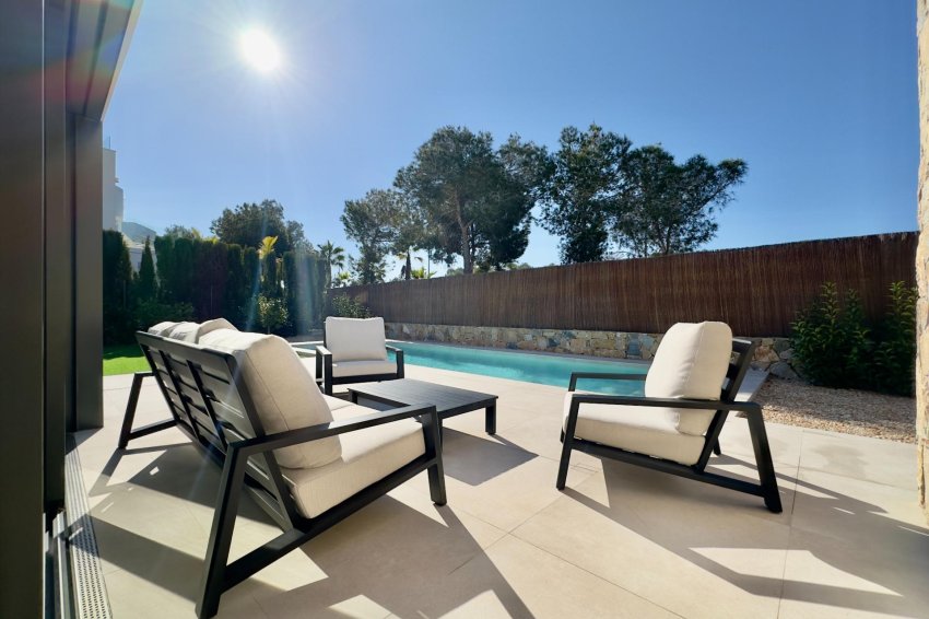 Återförsäljning - Villa -
Orihuela - Las Colinas Golf