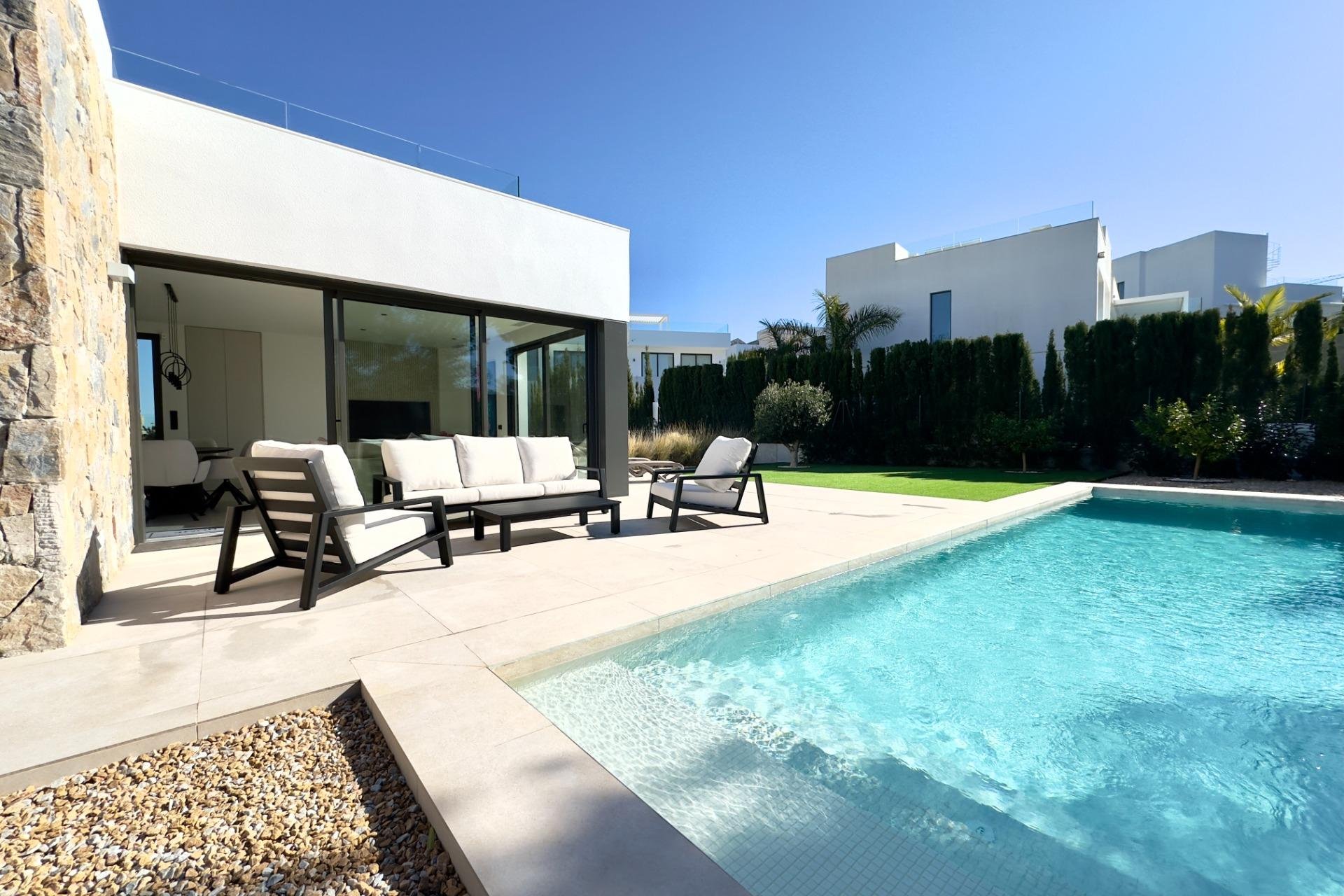 Återförsäljning - Villa -
Orihuela - Las Colinas Golf