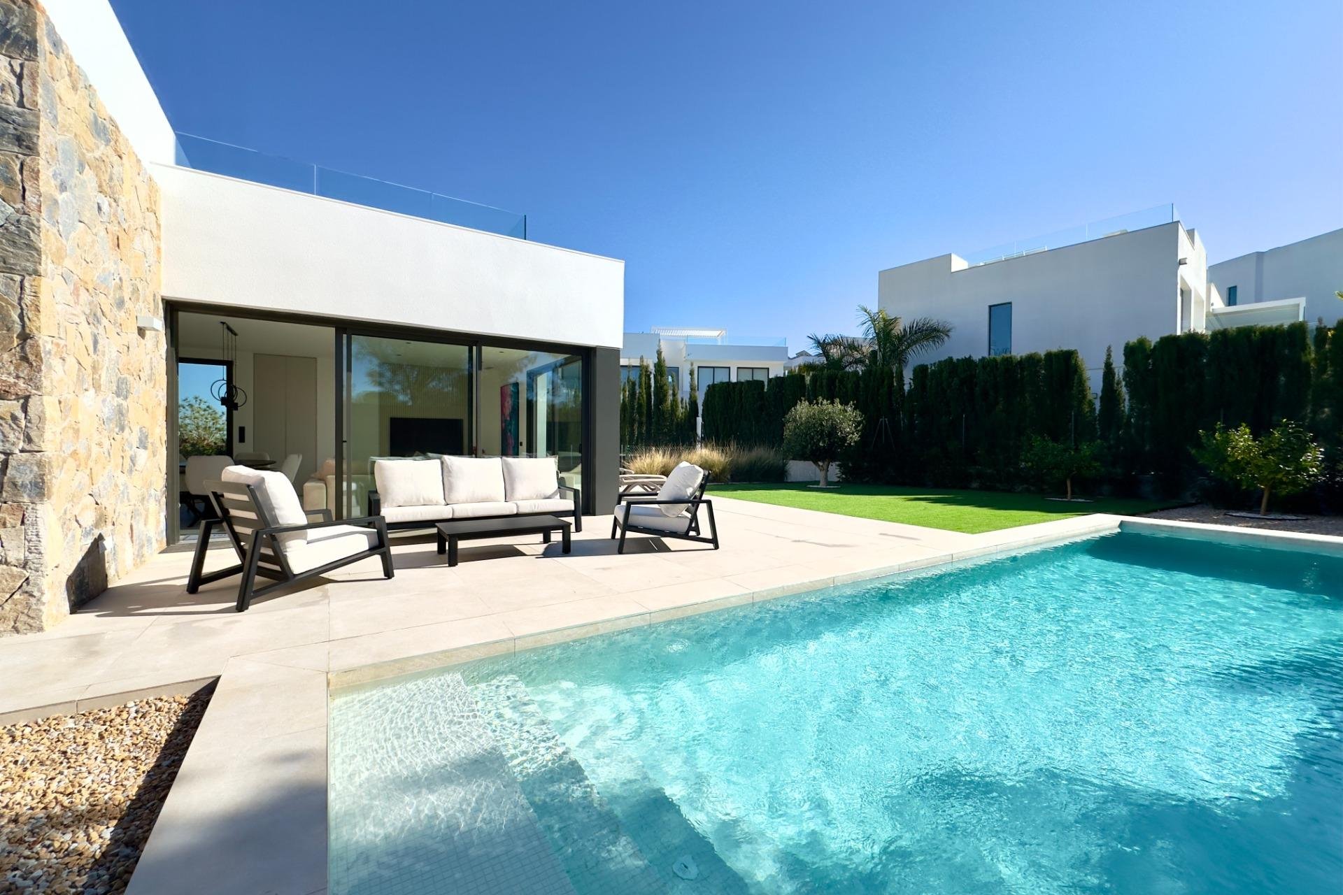 Återförsäljning - Villa -
Orihuela - Las Colinas Golf