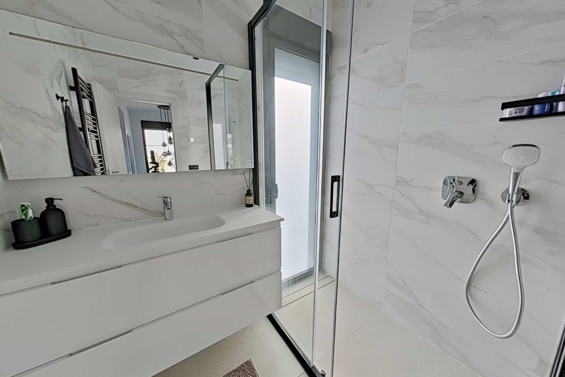 Återförsäljning - Villa -
Orihuela - Las Colinas Golf