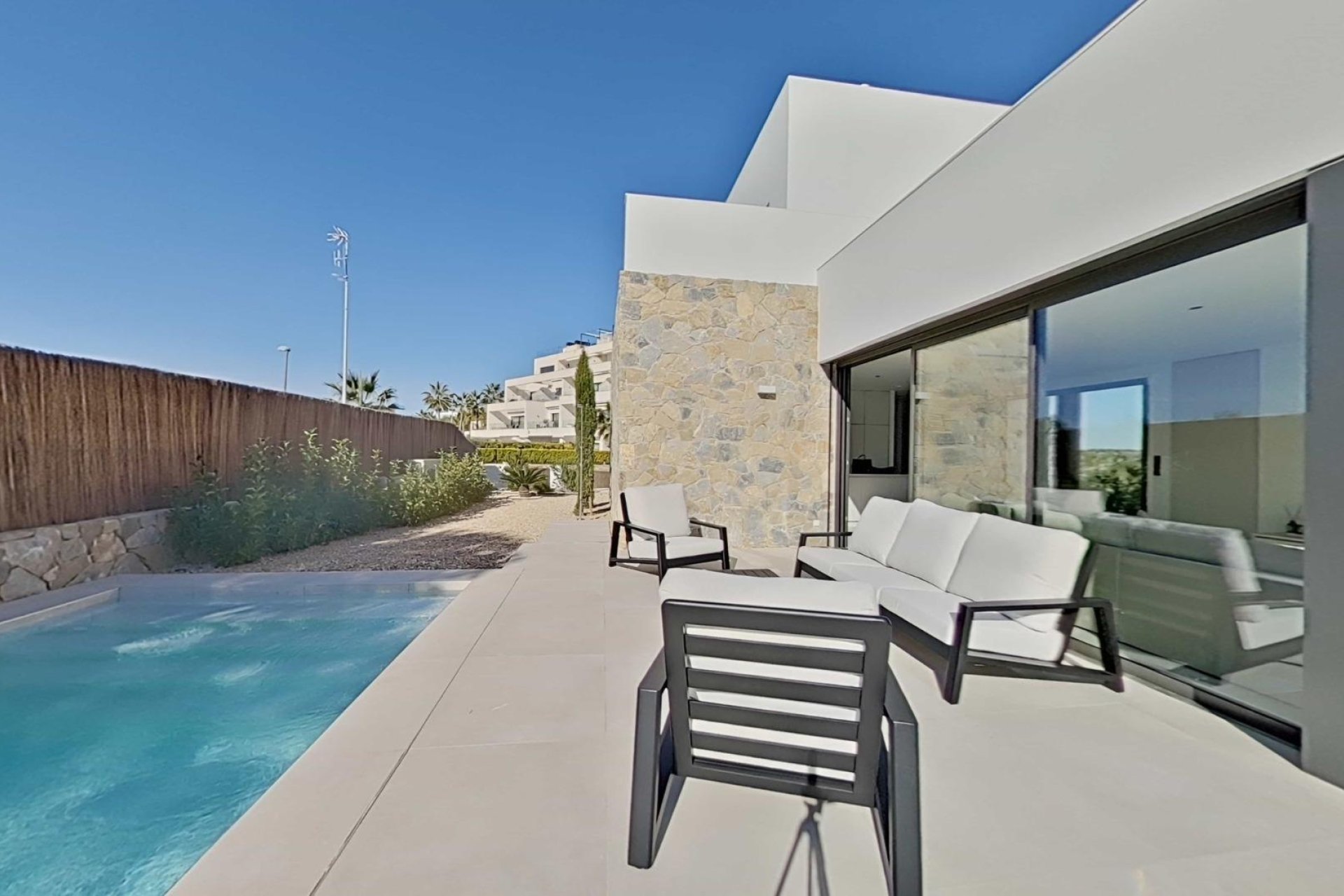 Återförsäljning - Villa -
Orihuela - Las Colinas Golf