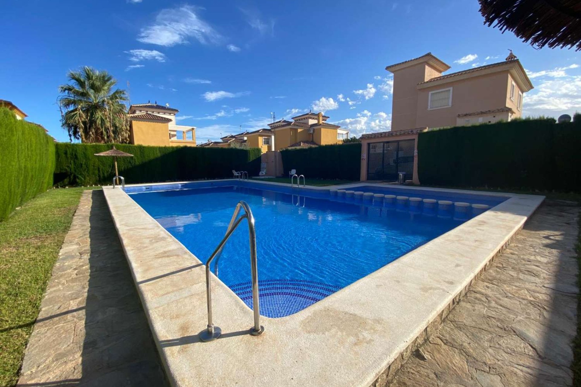 Återförsäljning - Villa -
Orihuela - Los Balcones y los Altos