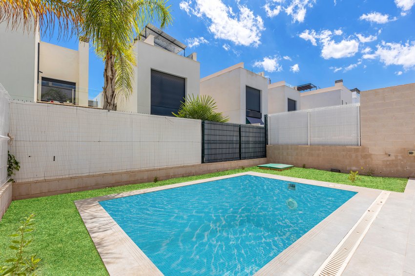Återförsäljning - Villa -
Orihuela - Orihuela Costa