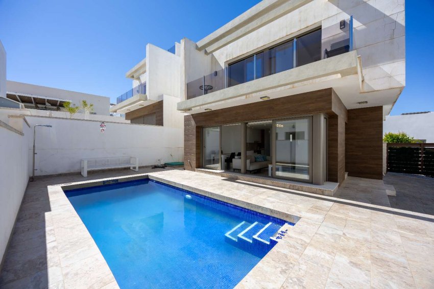 Återförsäljning - Villa -
Orihuela - Orihuela Costa