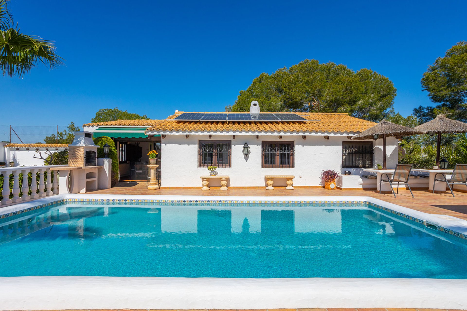 Återförsäljning - Villa -
Orihuela - Orihuela Costa