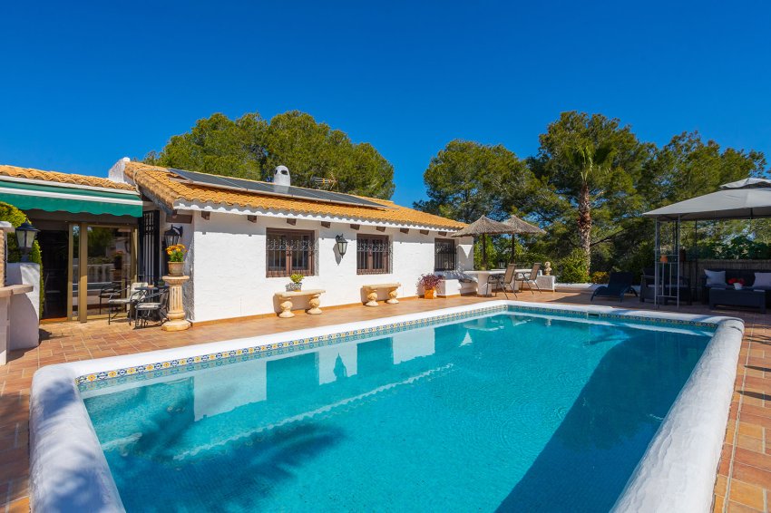 Återförsäljning - Villa -
Orihuela - Orihuela Costa