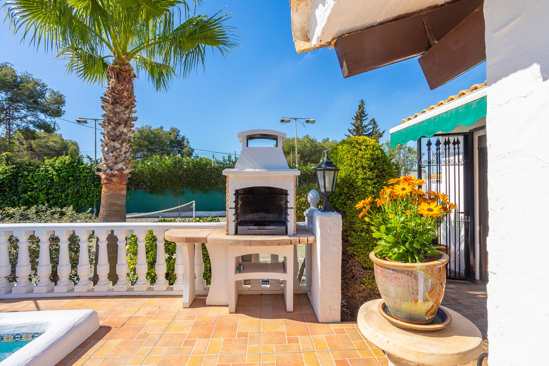 Återförsäljning - Villa -
Orihuela - Orihuela Costa