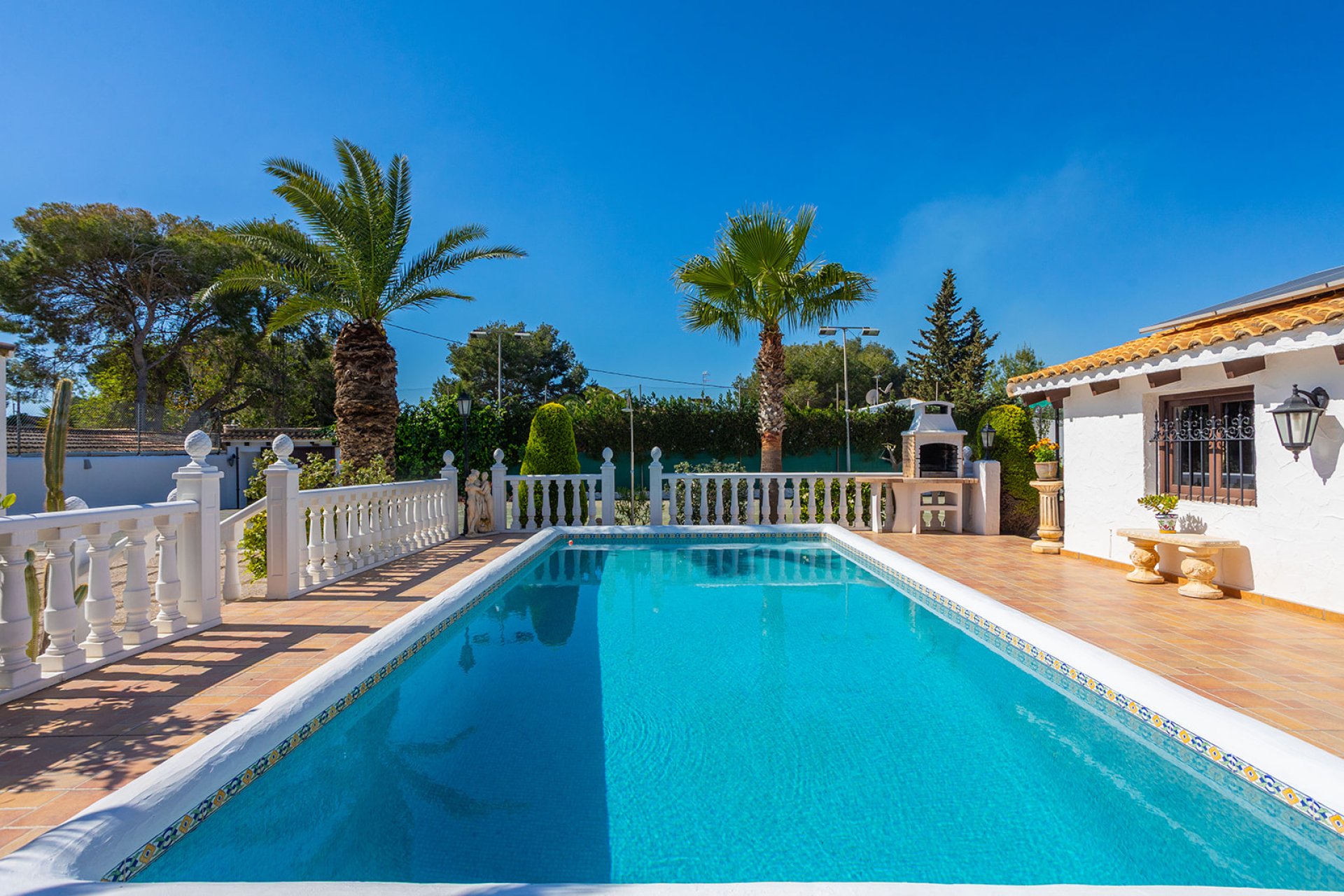 Återförsäljning - Villa -
Orihuela - Orihuela Costa