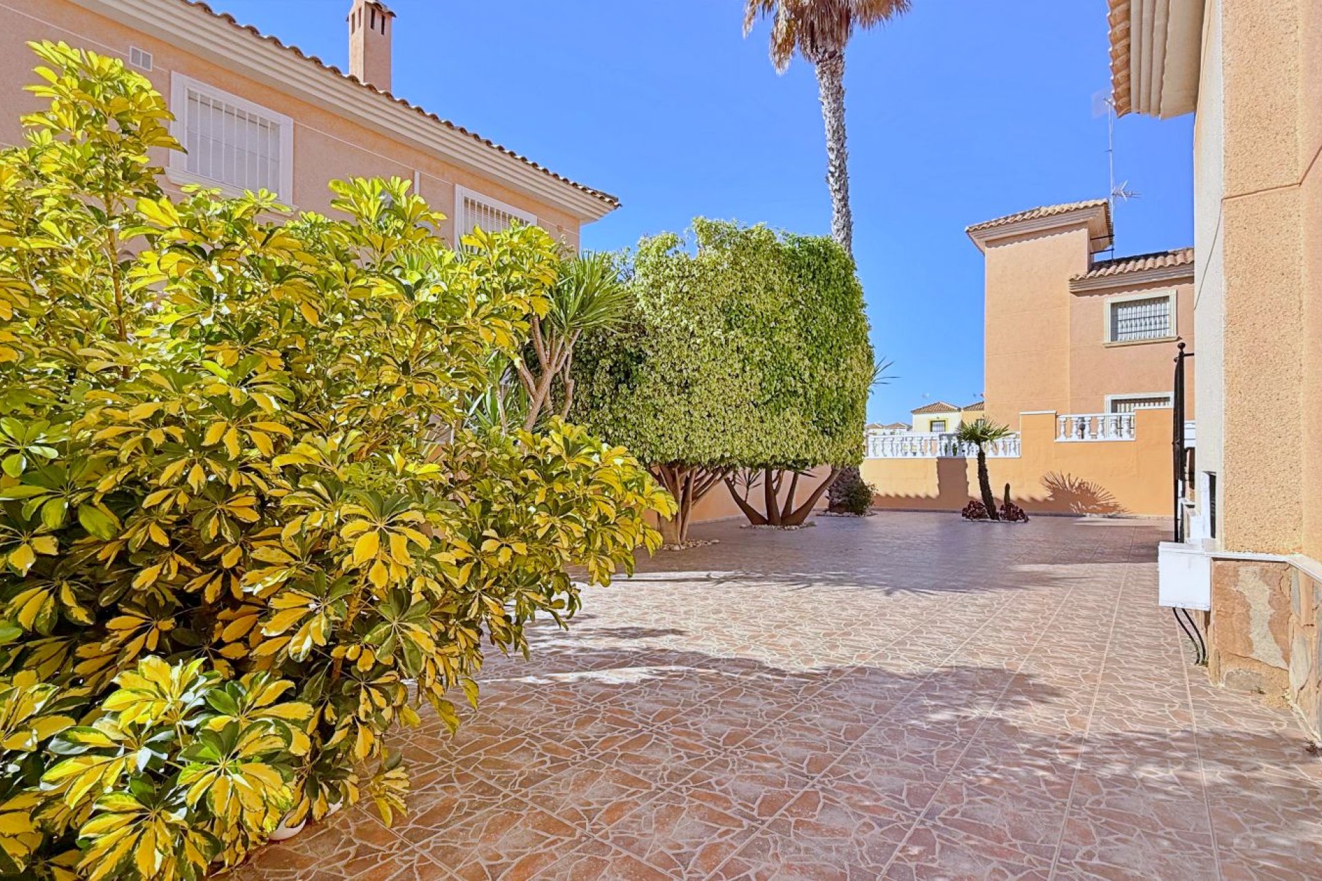 Återförsäljning - Villa -
Orihuela - Orihuela Costa