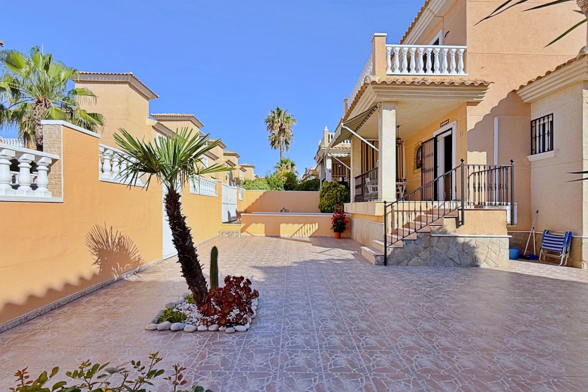 Återförsäljning - Villa -
Orihuela - Orihuela Costa