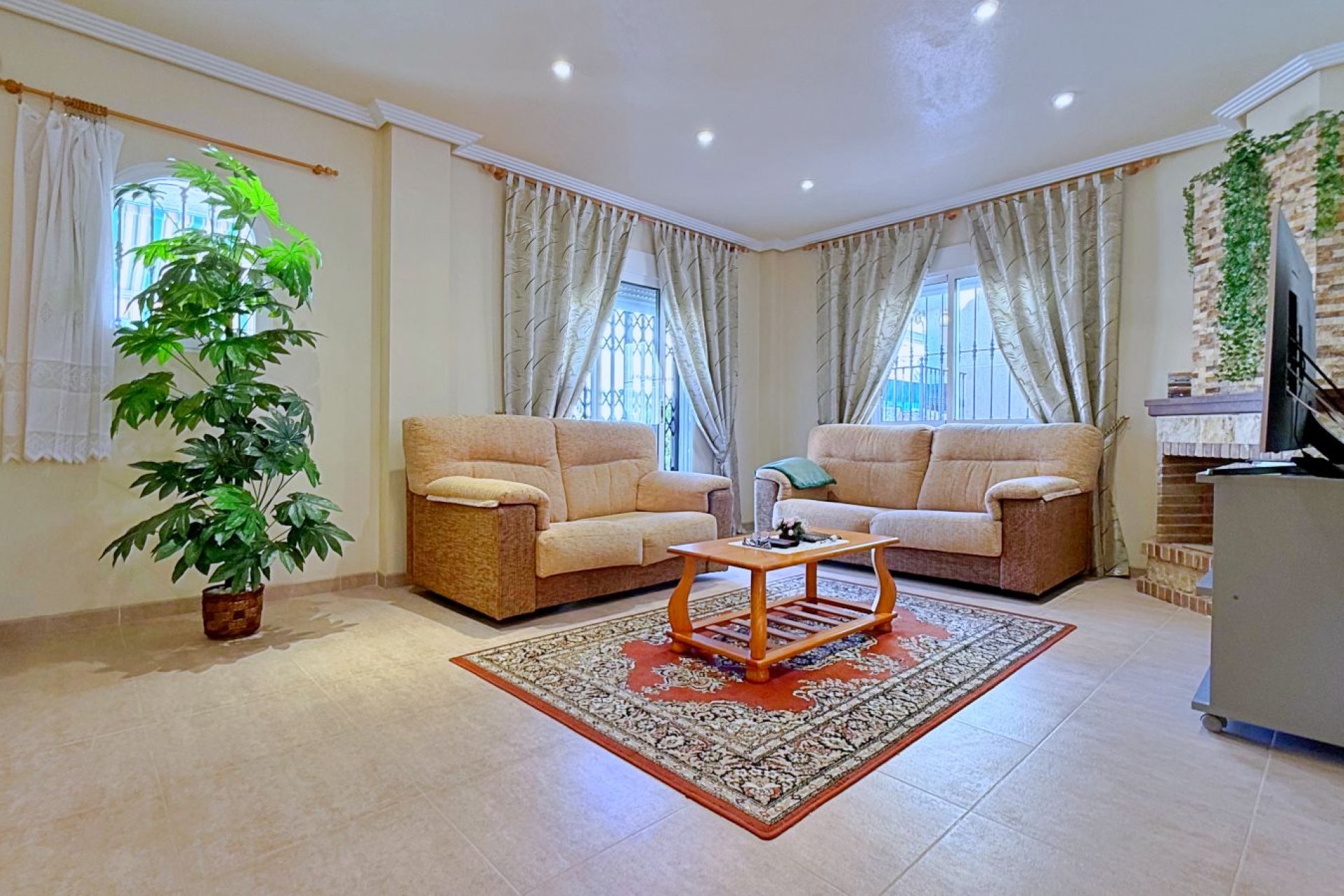 Återförsäljning - Villa -
Orihuela - Orihuela Costa