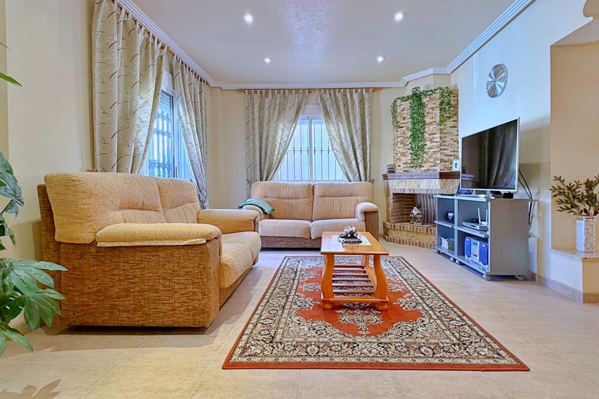 Återförsäljning - Villa -
Orihuela - Orihuela Costa