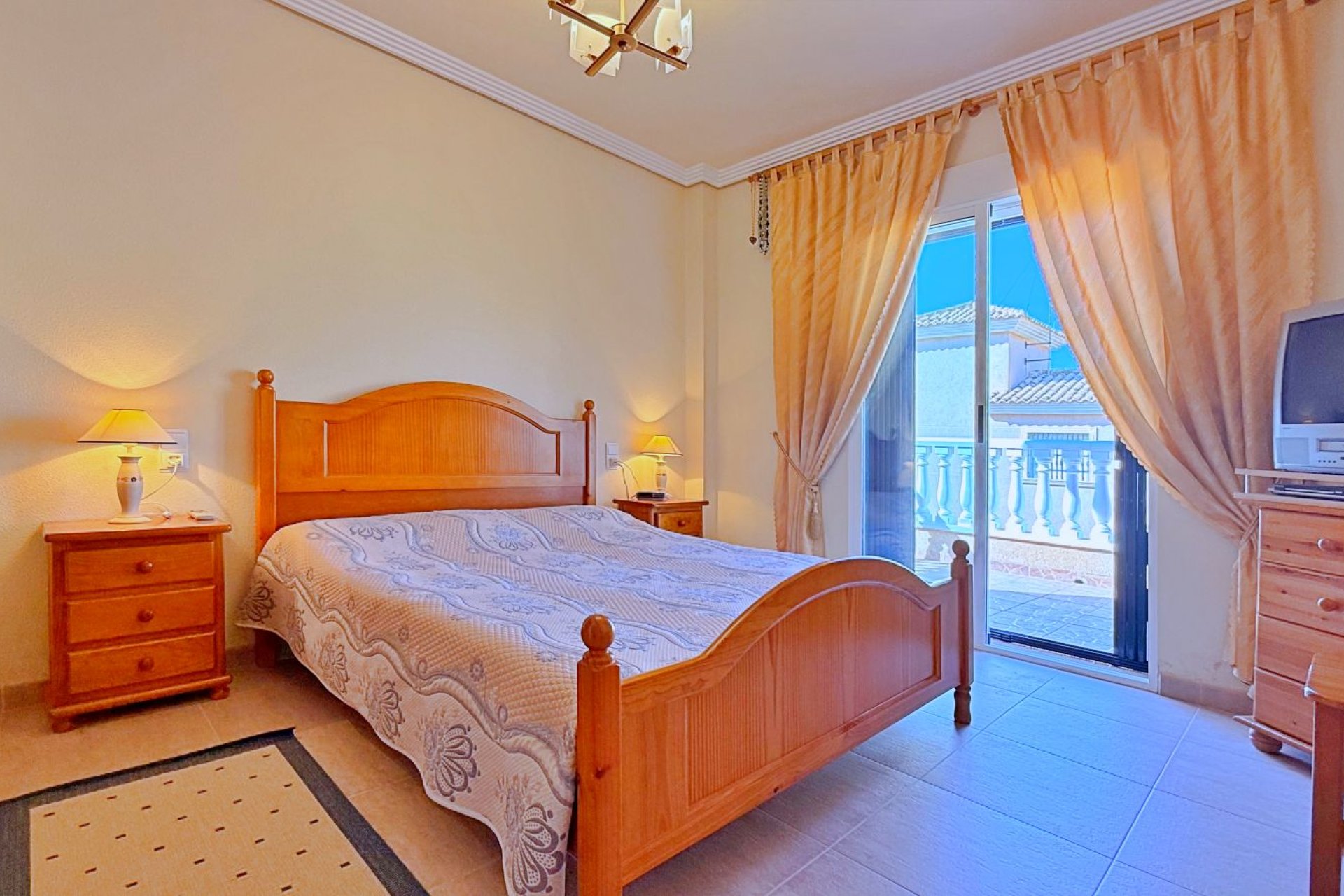 Återförsäljning - Villa -
Orihuela - Orihuela Costa