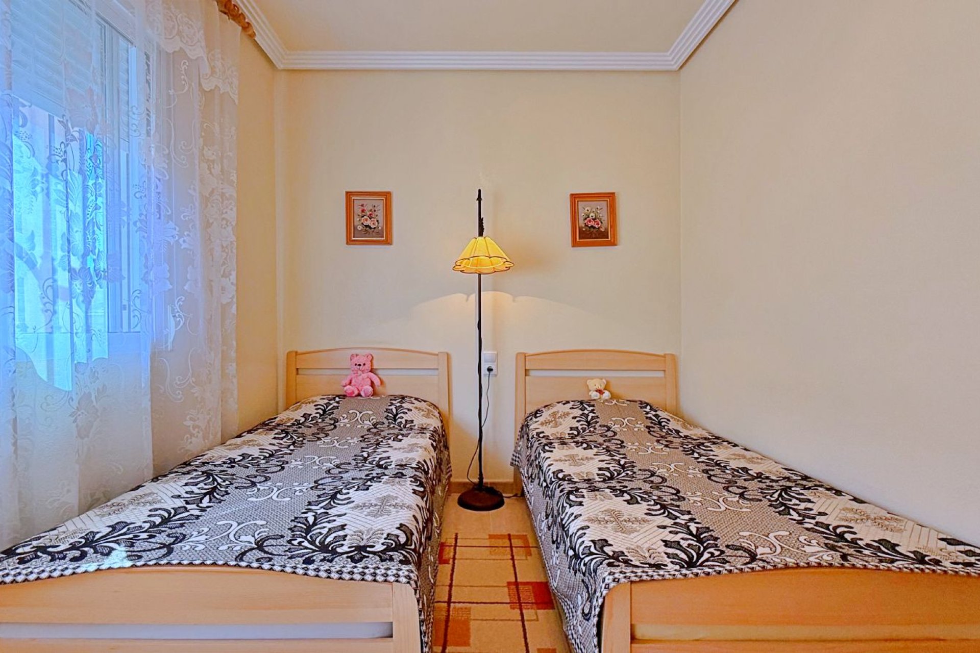 Återförsäljning - Villa -
Orihuela - Orihuela Costa