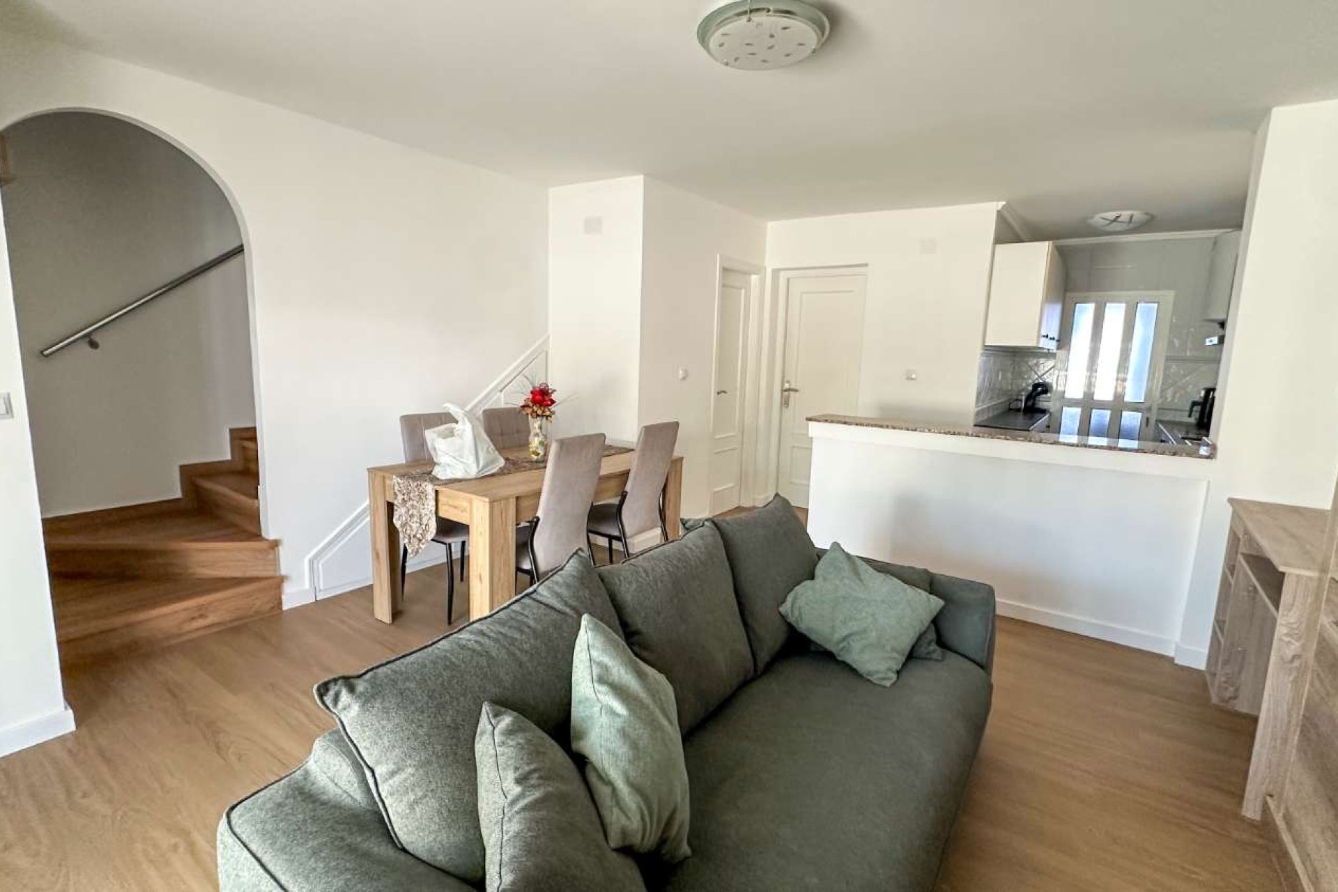 Återförsäljning - Villa -
Orihuela - Orihuela Costa