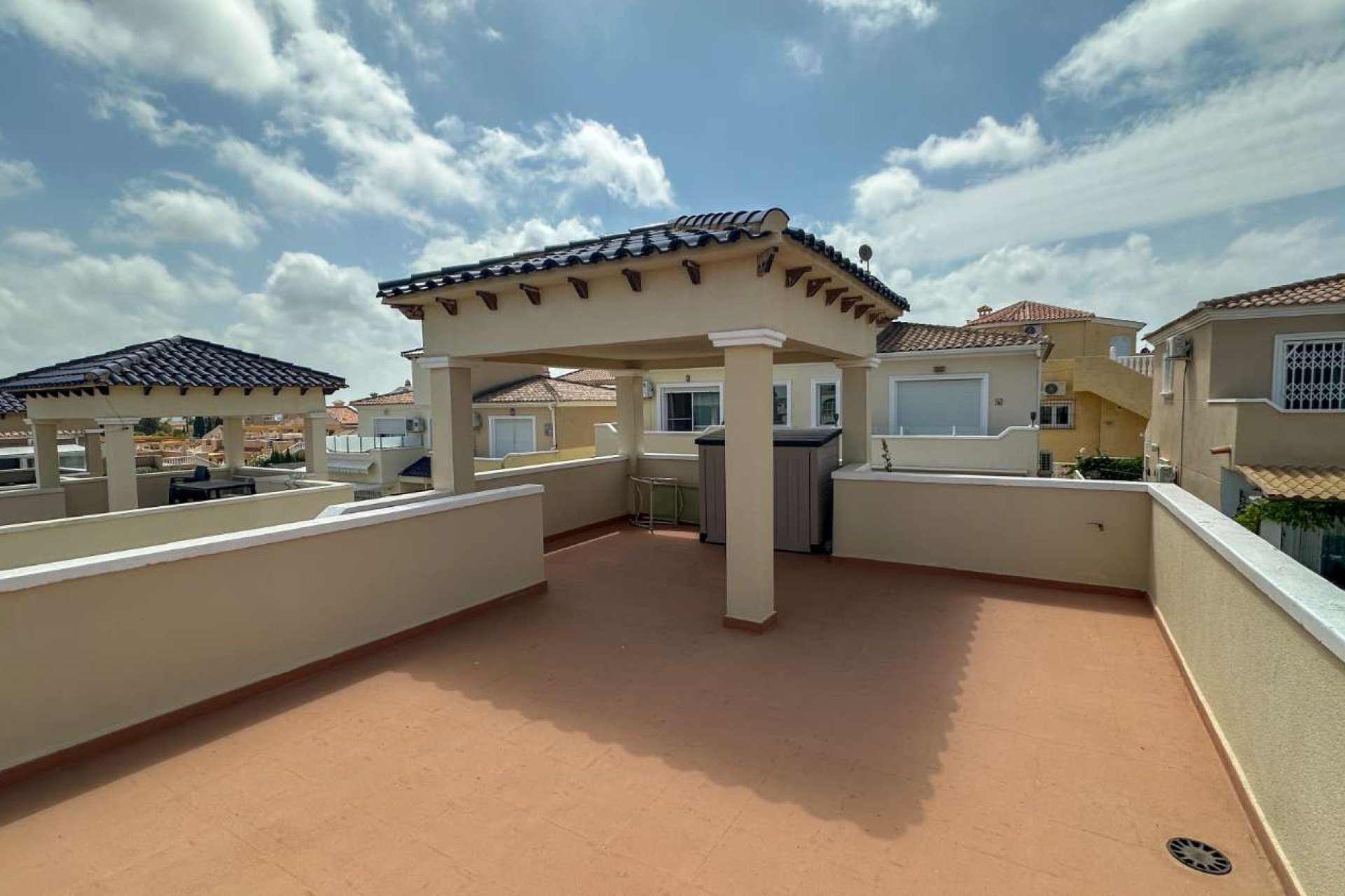 Återförsäljning - Villa -
Orihuela - Orihuela Costa