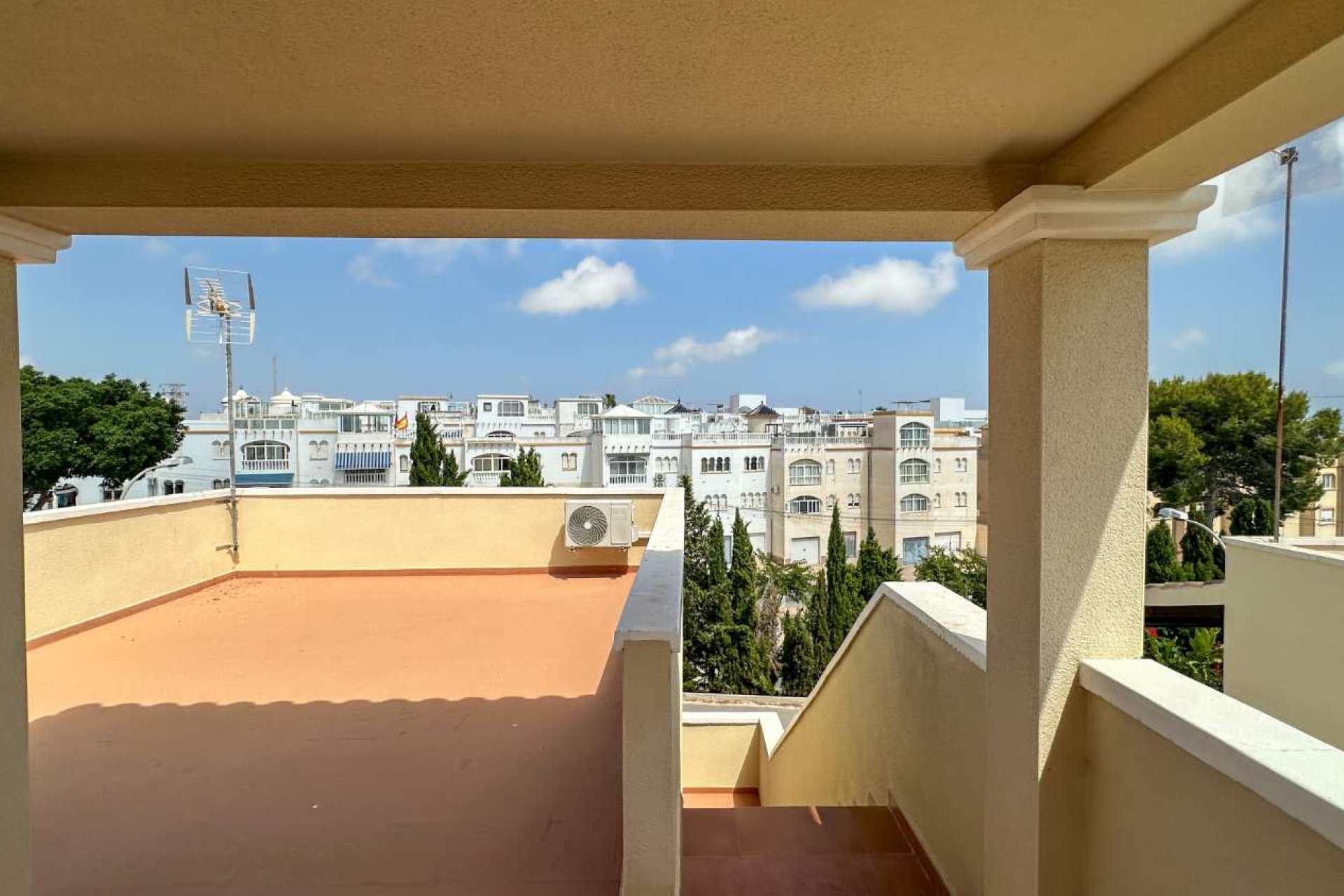 Återförsäljning - Villa -
Orihuela - Orihuela Costa