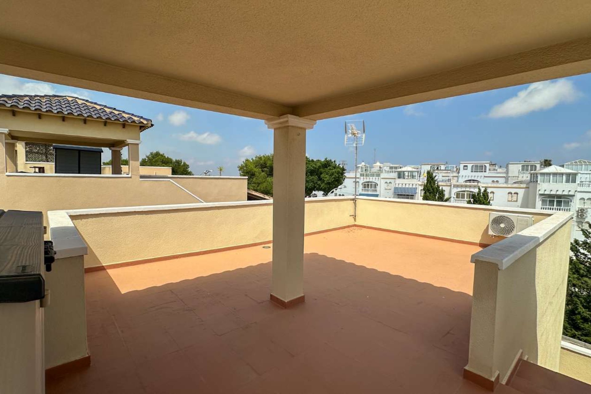 Återförsäljning - Villa -
Orihuela - Orihuela Costa