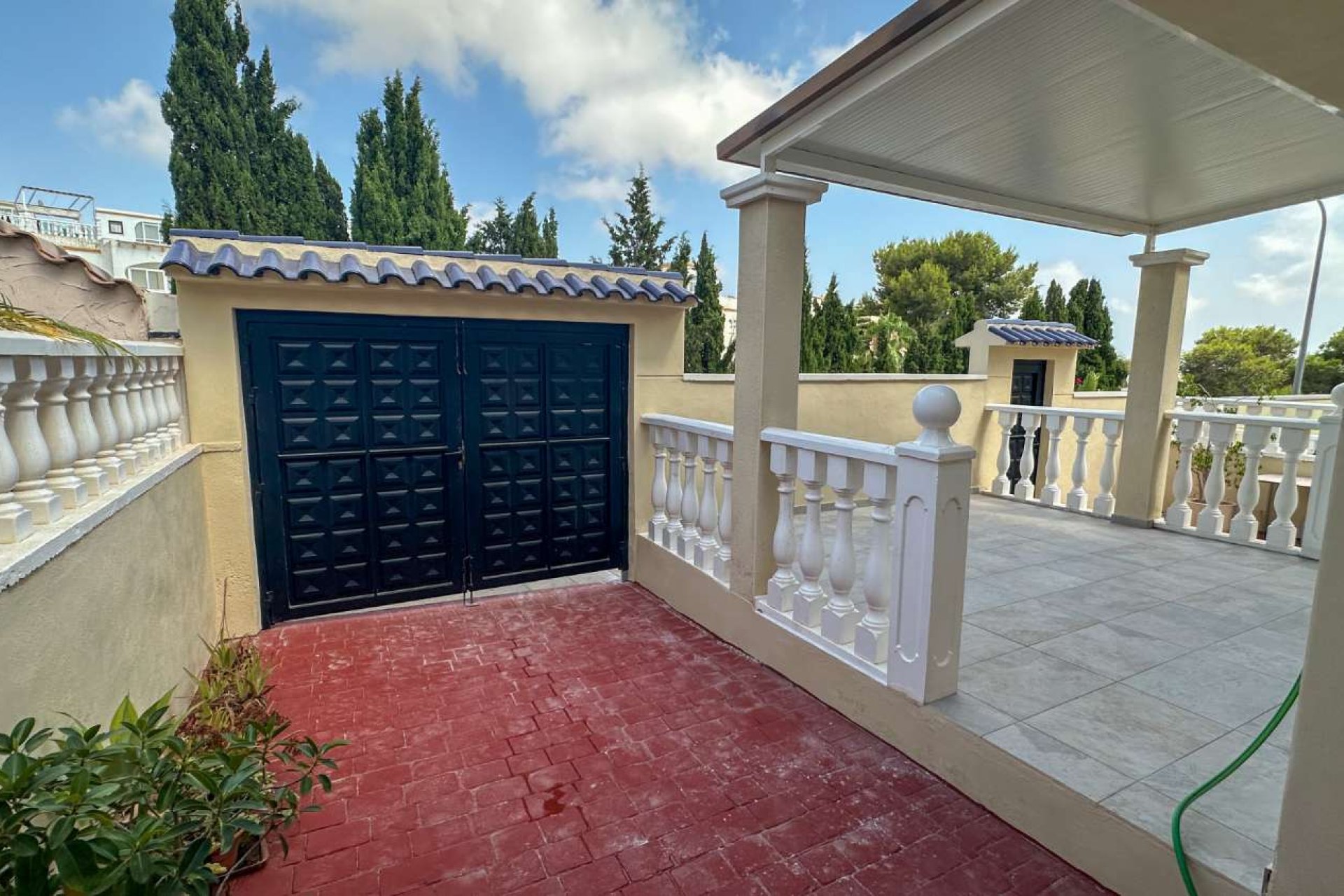 Återförsäljning - Villa -
Orihuela - Orihuela Costa