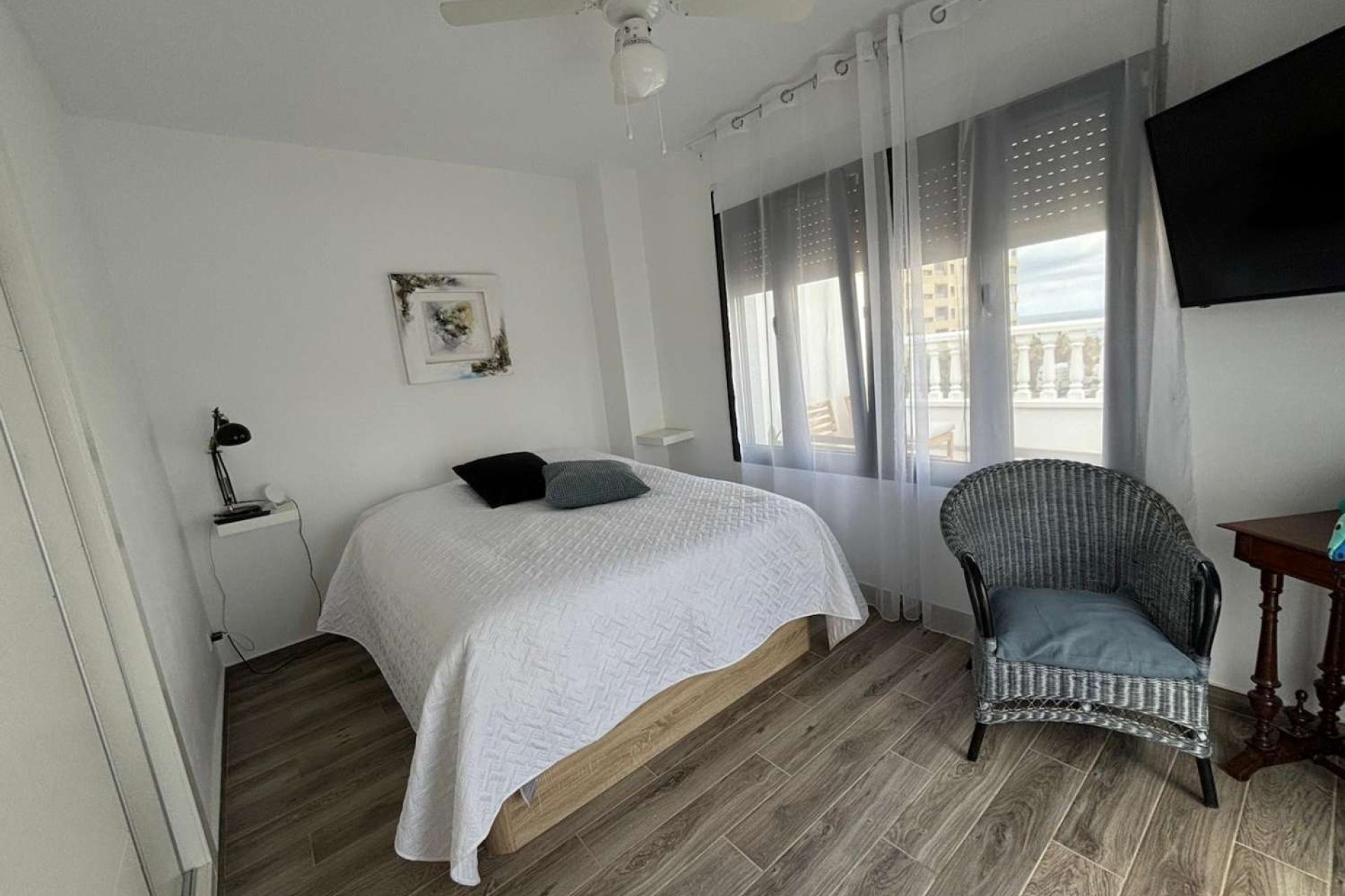 Återförsäljning - Villa -
Orihuela - Punta Prima