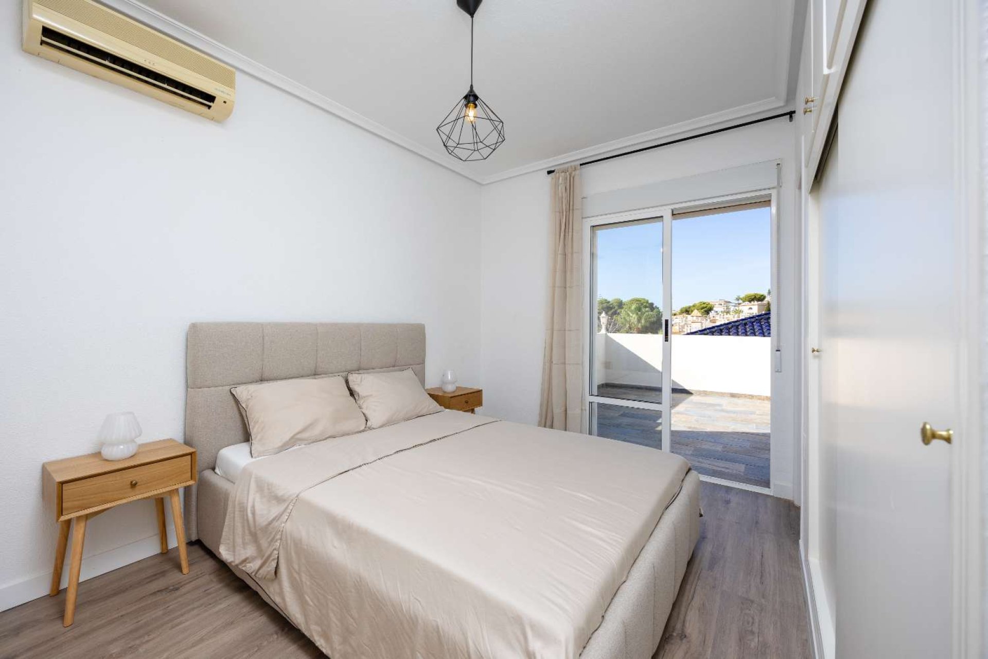 Återförsäljning - Villa -
Orihuela - Villamartín-Las Filipinas
