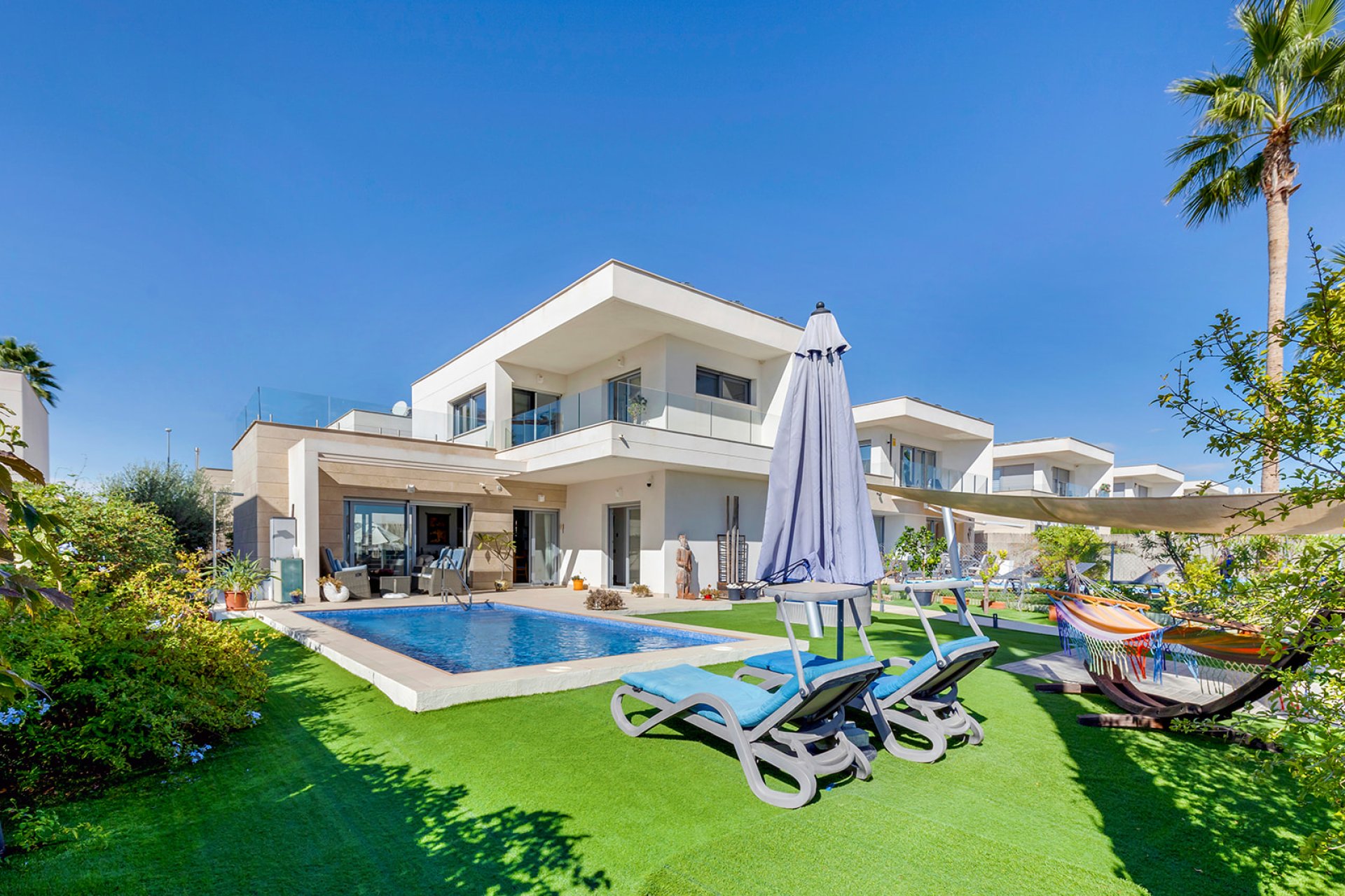 Återförsäljning - Villa -
Orihuela - Vistabella Golf