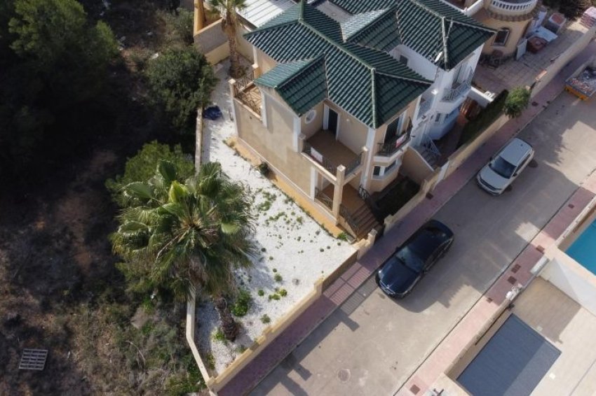 Återförsäljning - Villa -
Orihuela