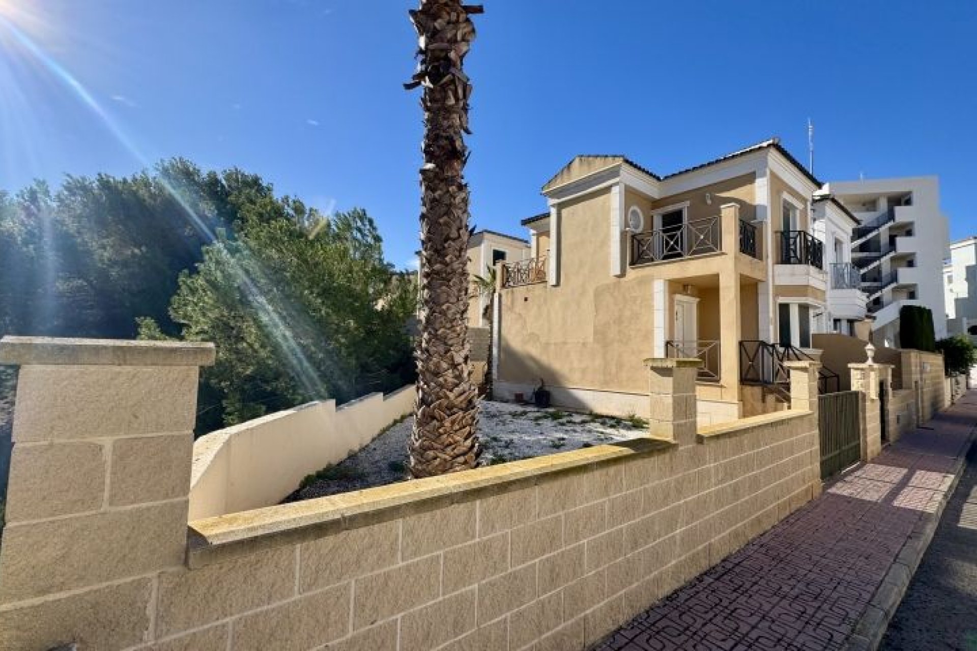 Återförsäljning - Villa -
Orihuela