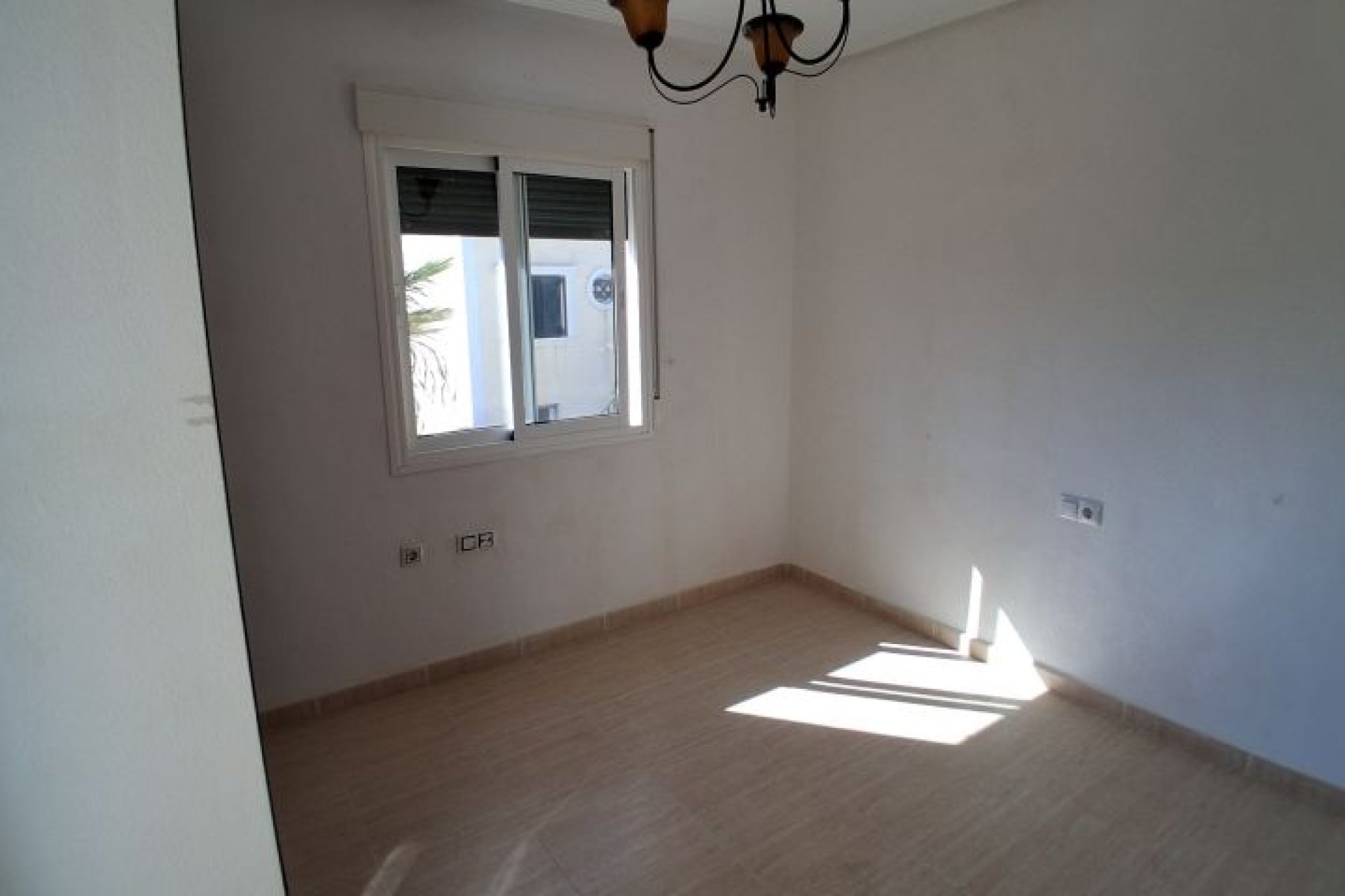 Återförsäljning - Villa -
Orihuela